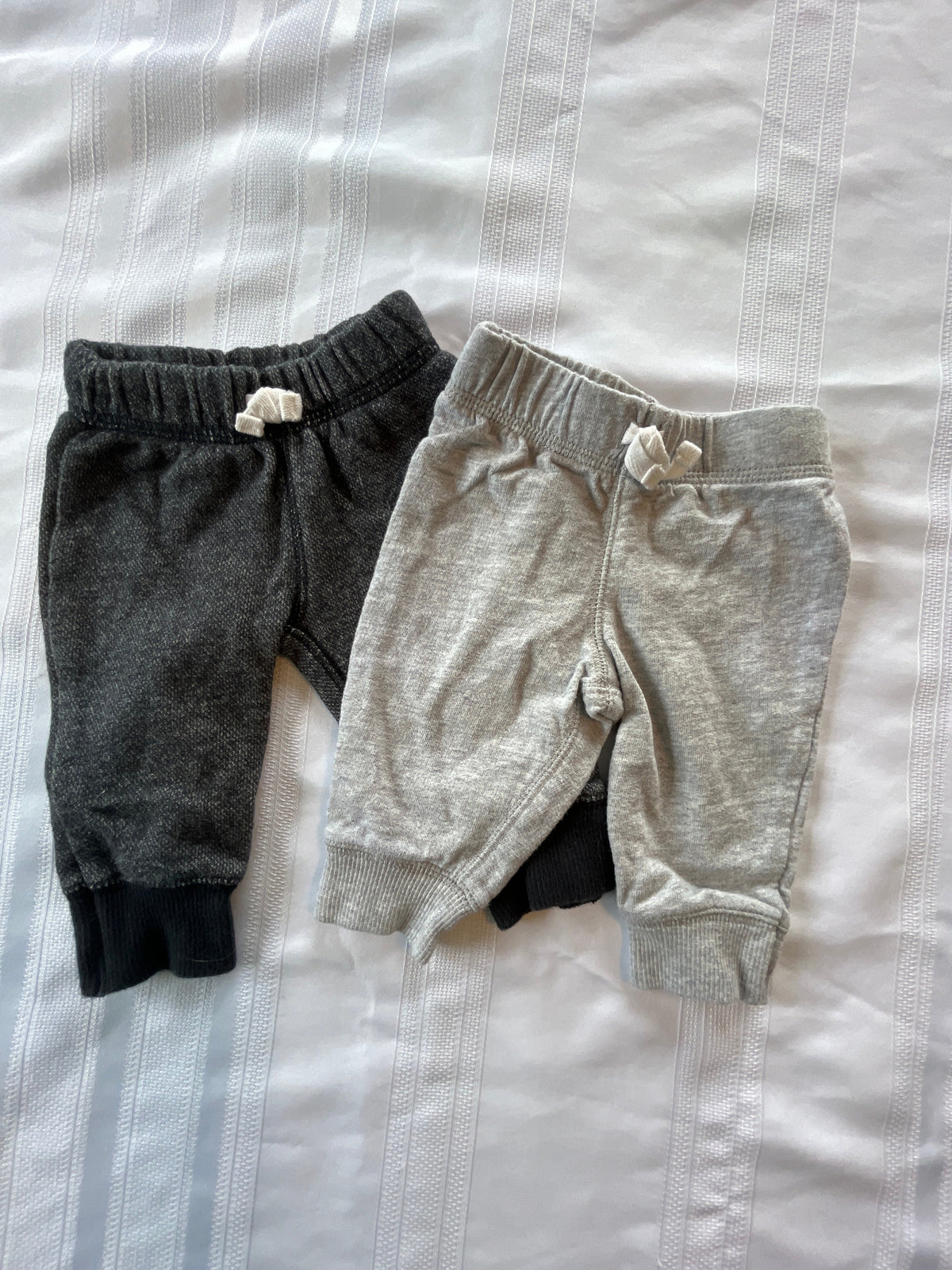 #43 Boys 3 mo carters pants set of 2 EUC