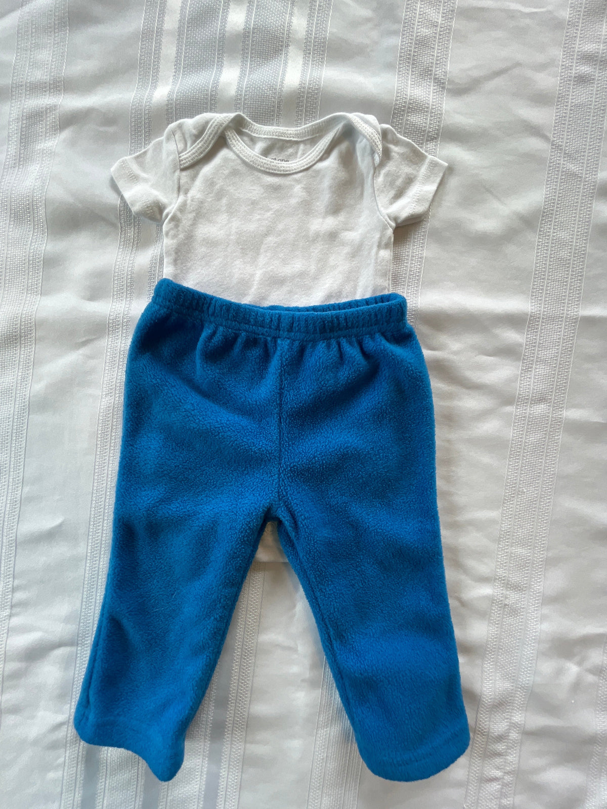 #43 Boys 3 mo 2 piece outfit EUC