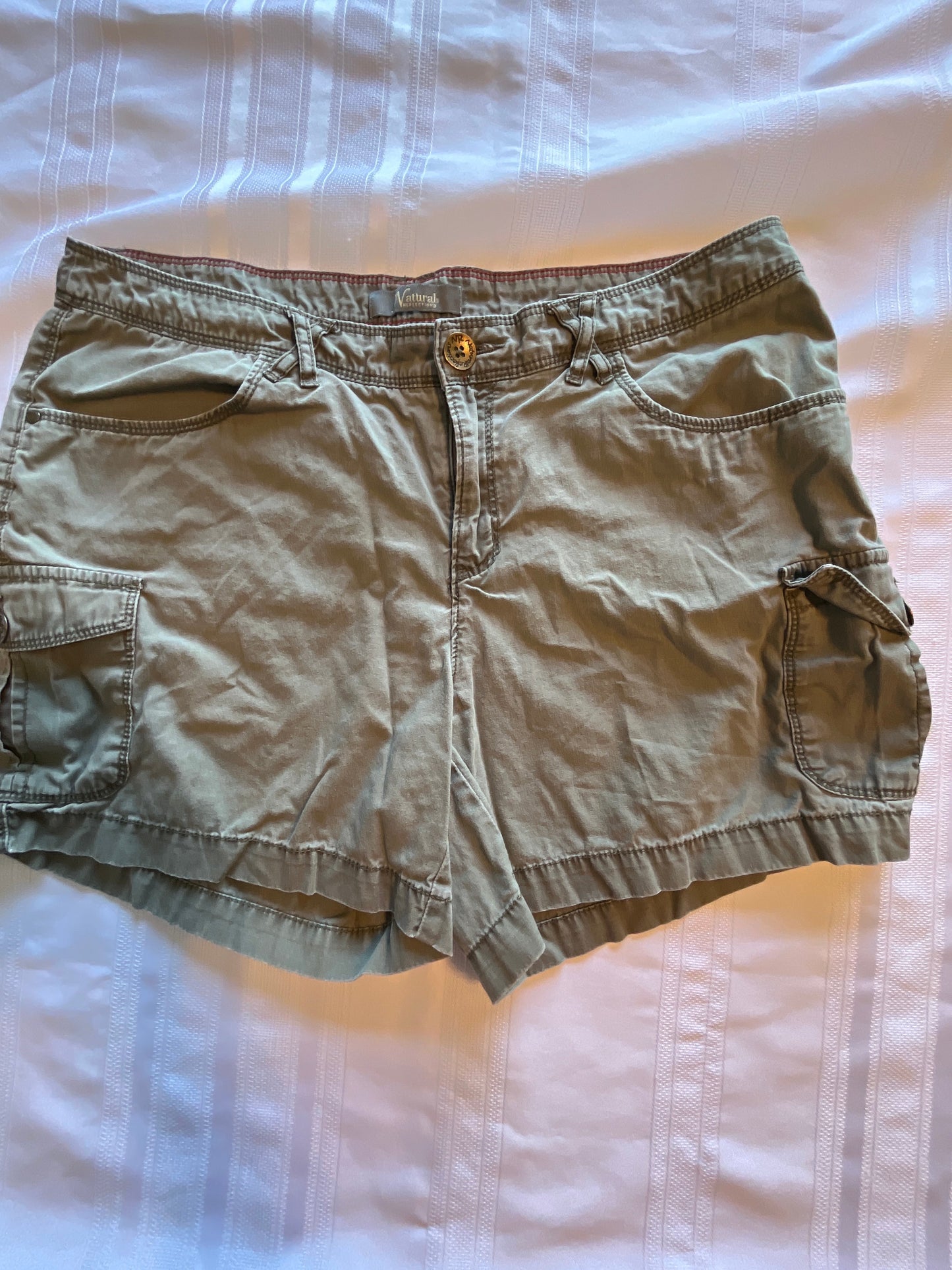 #43 Women’s size 12 Naturals shorts VGUC