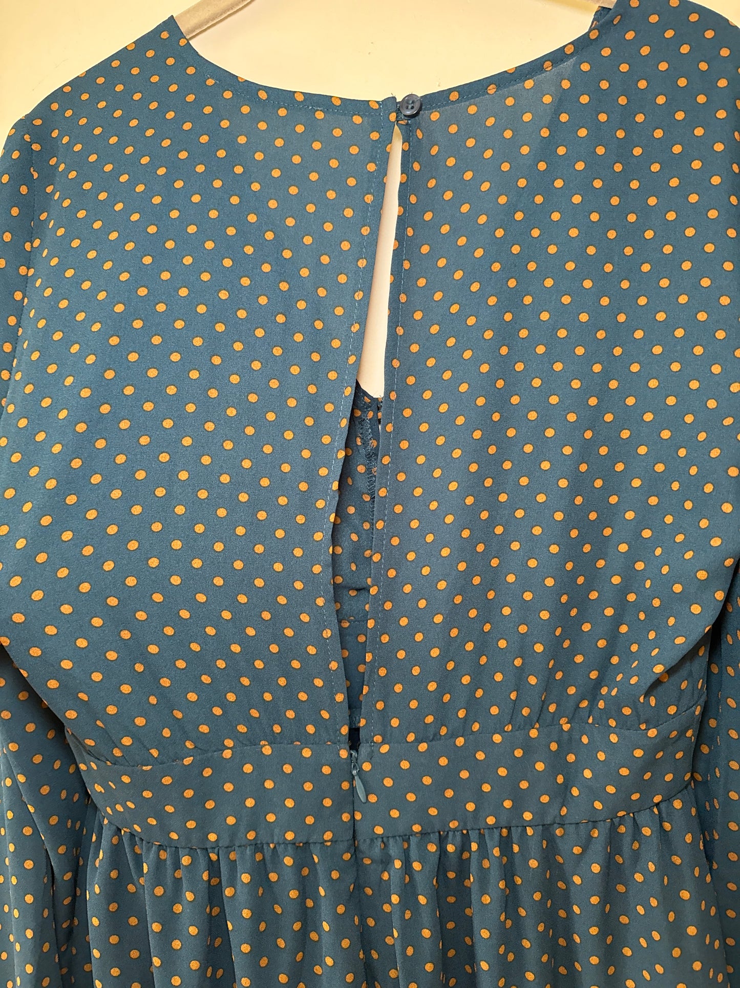 Seller #127 Women’s long sleeve dress size medium