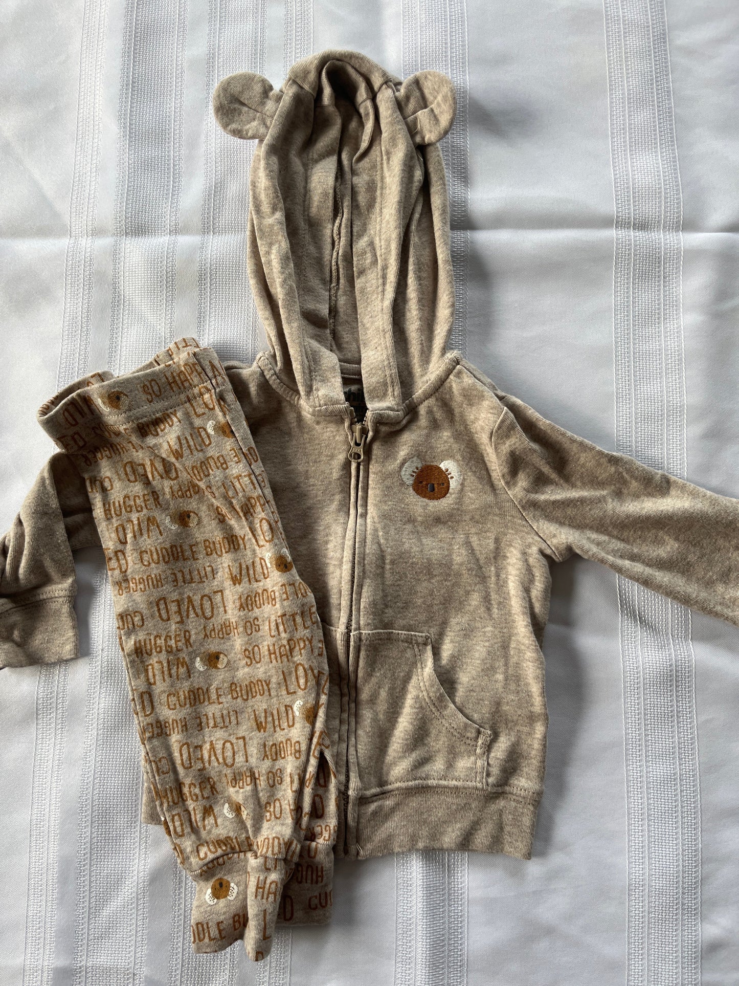 #29 3-6 mo Boys Carters 2 piece outfit EUC