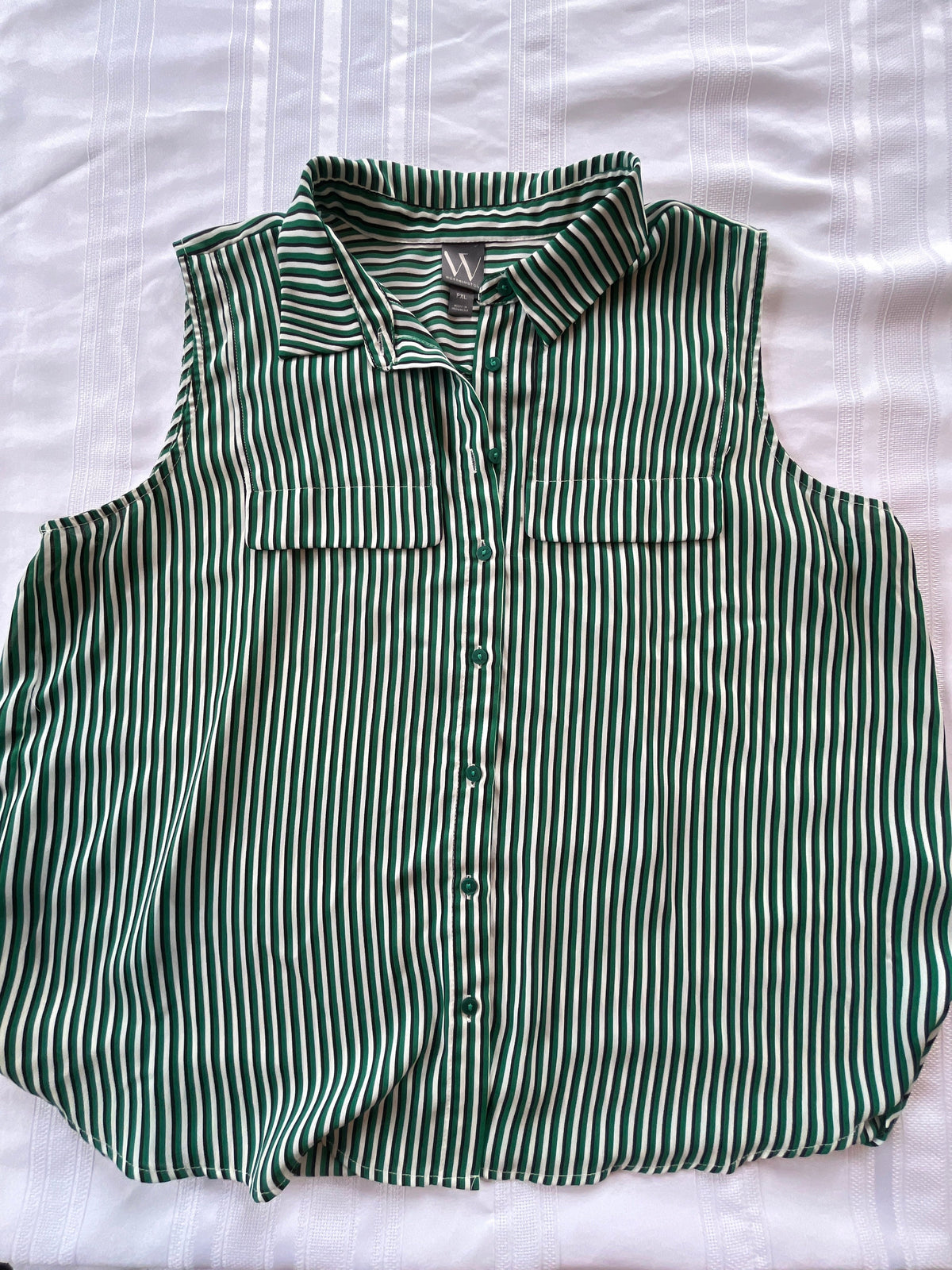 #43 Women’s PXL Worthington sleeveless shirt EUC (green stripe)