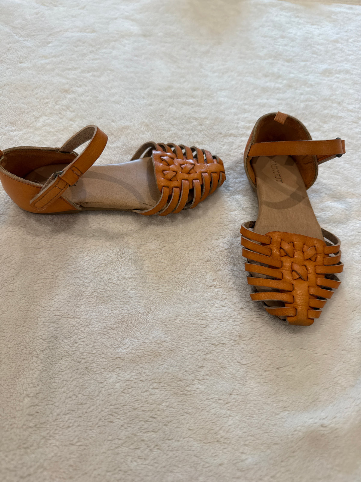 #81 Girls Shoe size 9 Oldnavy