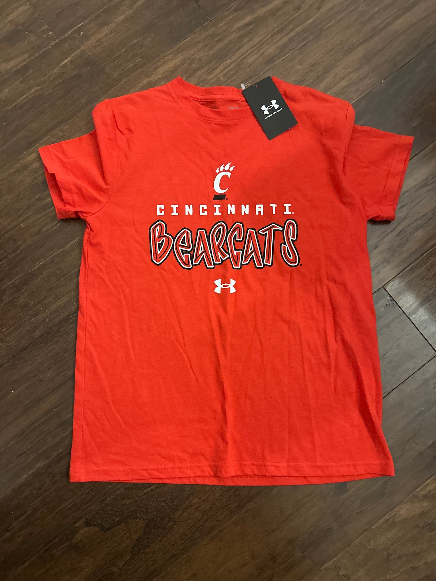 #218 Sz YL NWT bearcats UA shirt