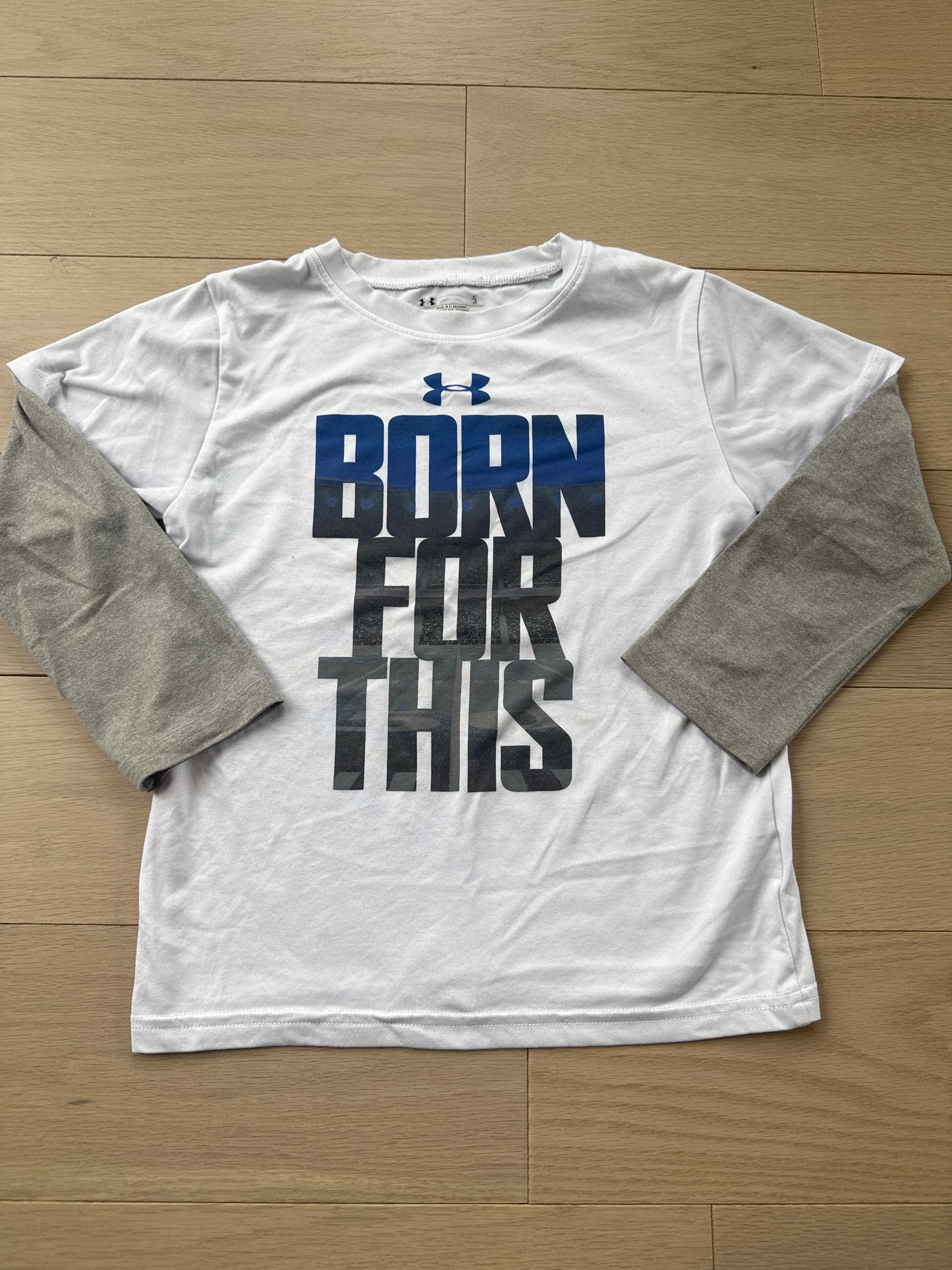 Seller #216 Boys Under Armour long sleeve shirt, sz5 EUC