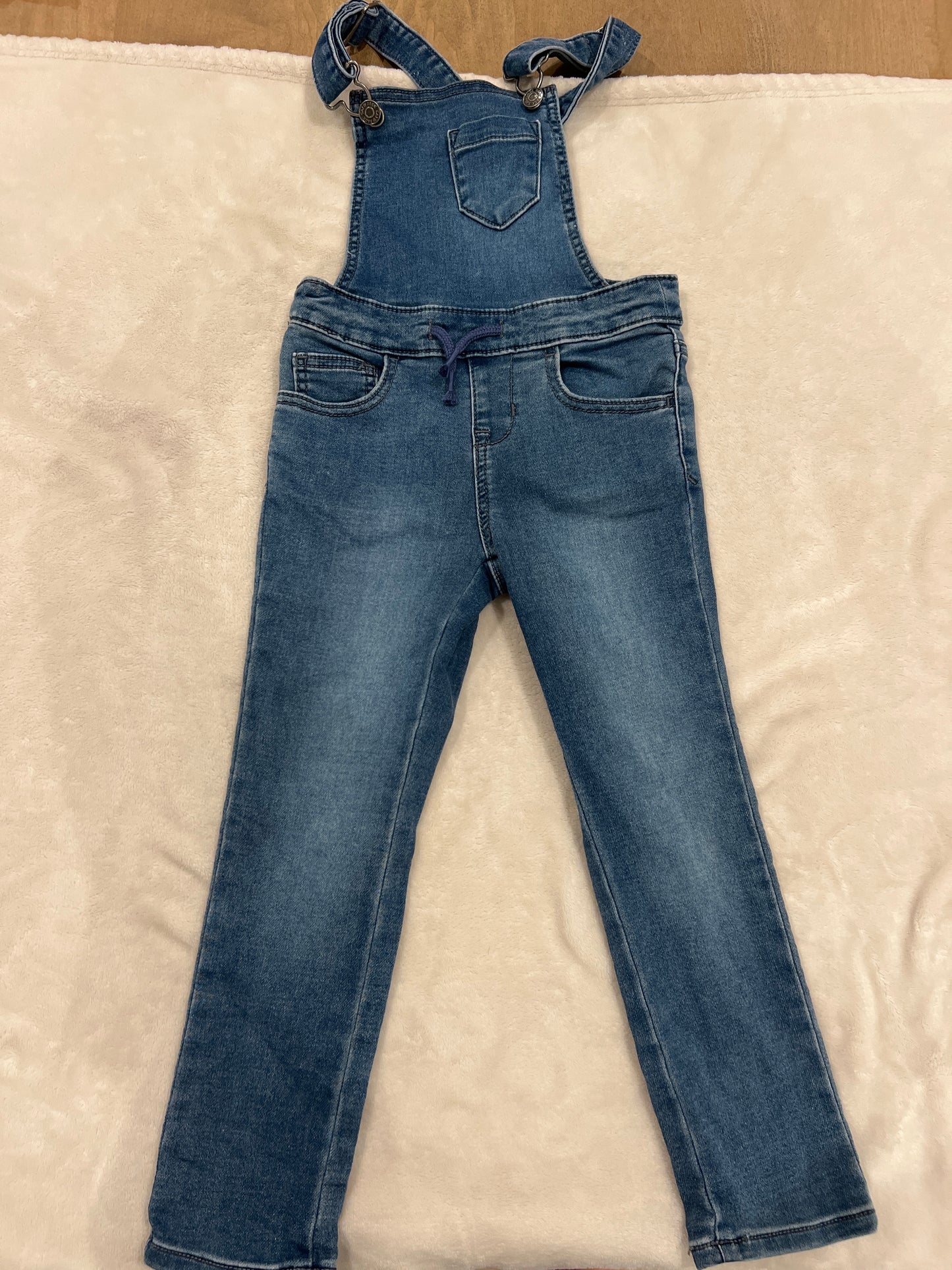 #46 Girls 4/5 cat and Jack overalls euc