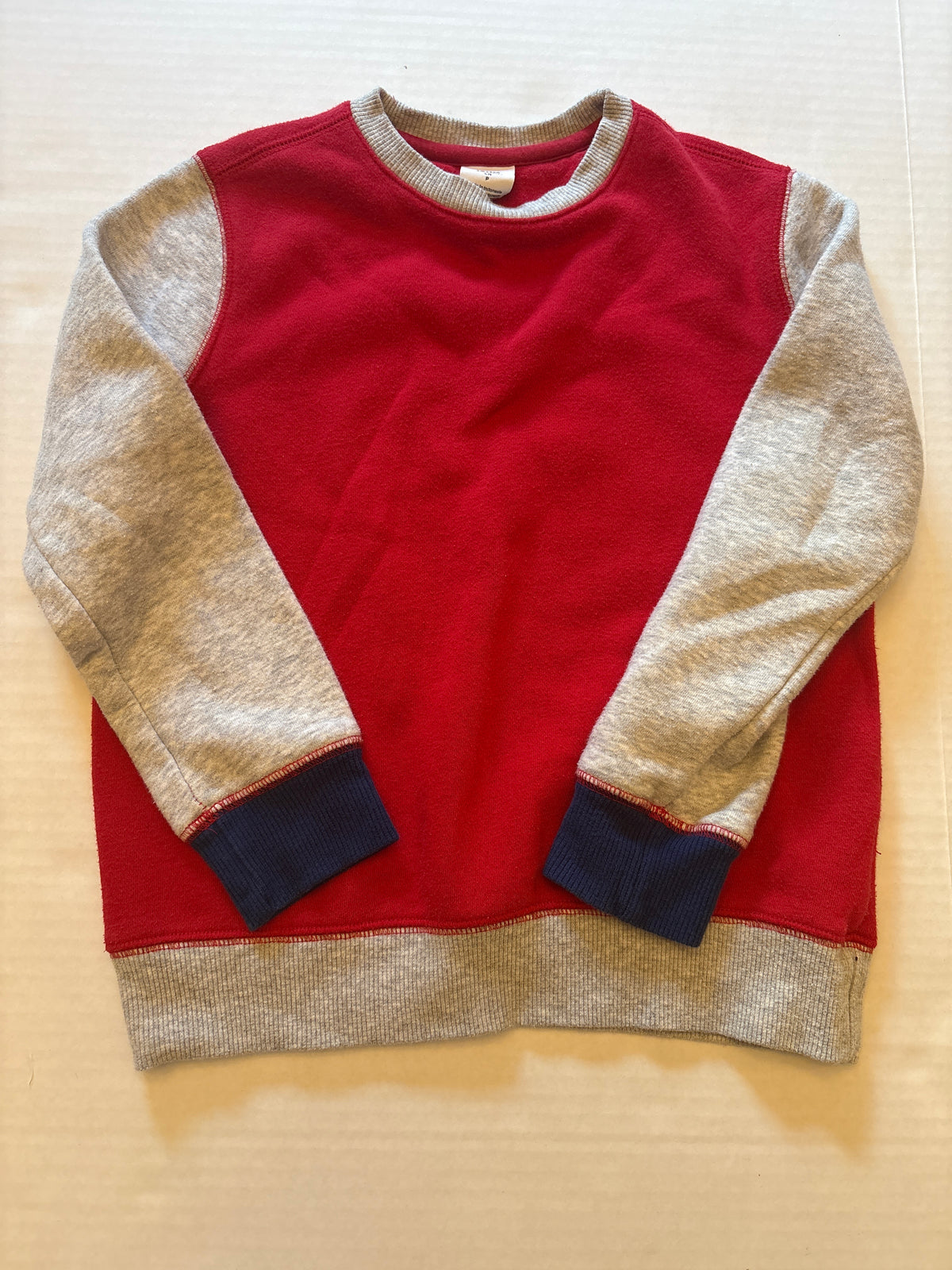 Seller 118 VGUC Boys Amazon Essentials Sweatshirt. Size S (fits like 6)