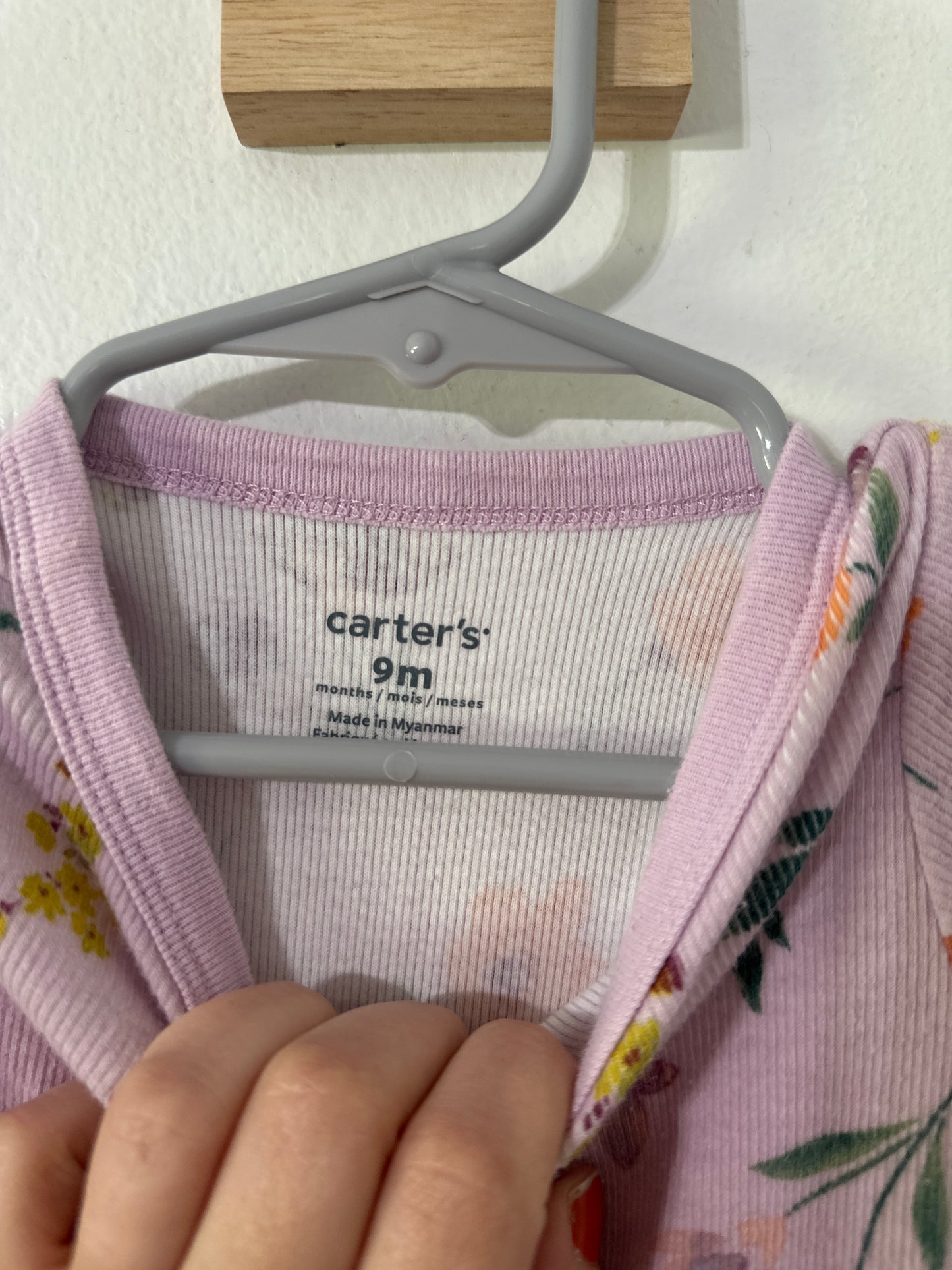#111 Carters Girls Purple Floral Onesie 9 Month
