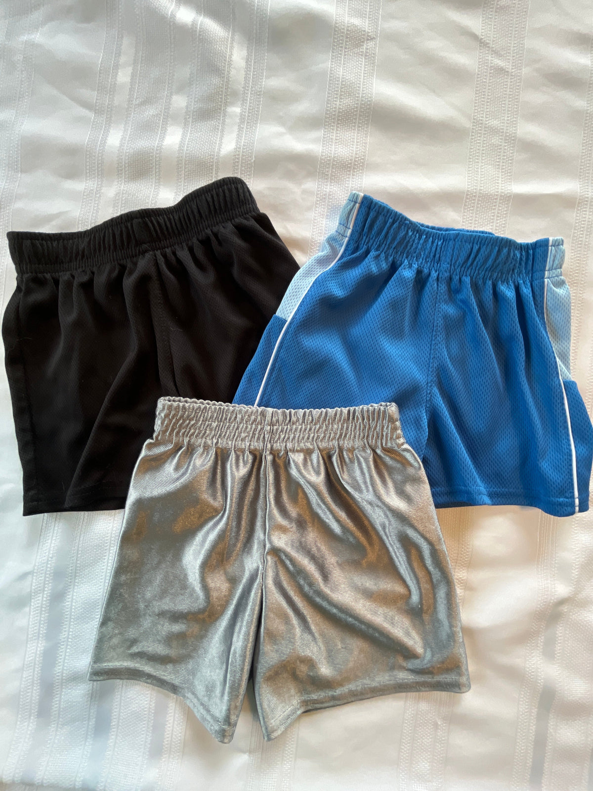 #43 Boys 18 mo shorts set of 3 EUC