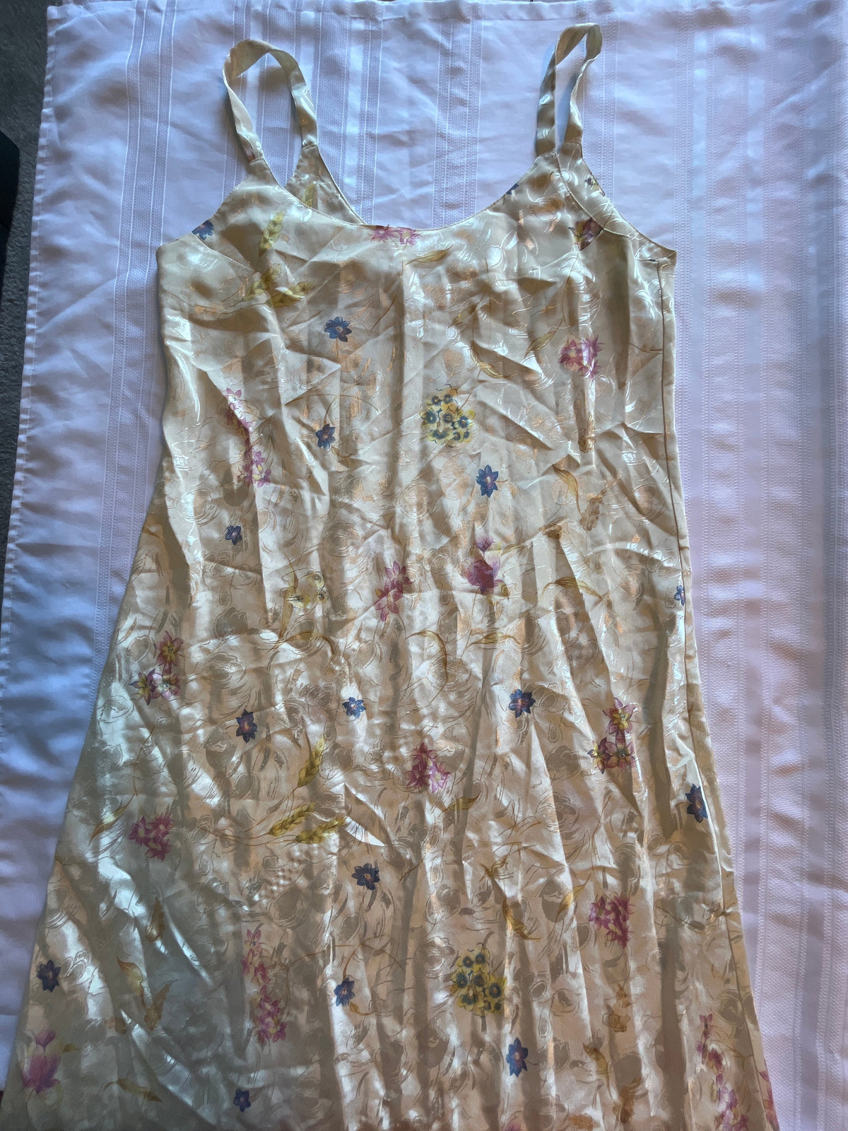#43 Women’s large long silky nightgown EUC
