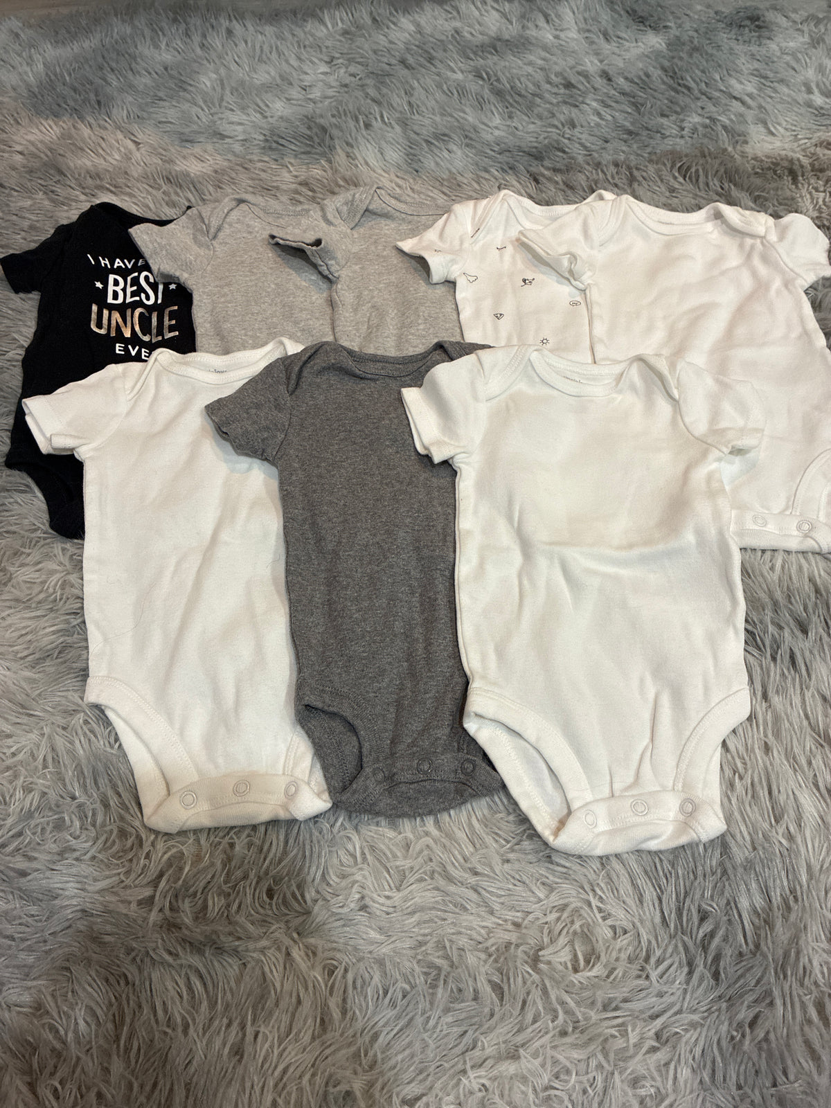 SCO46-Simple joys-short sleeve onesies-gender neutral- 0-3 months-8 pack