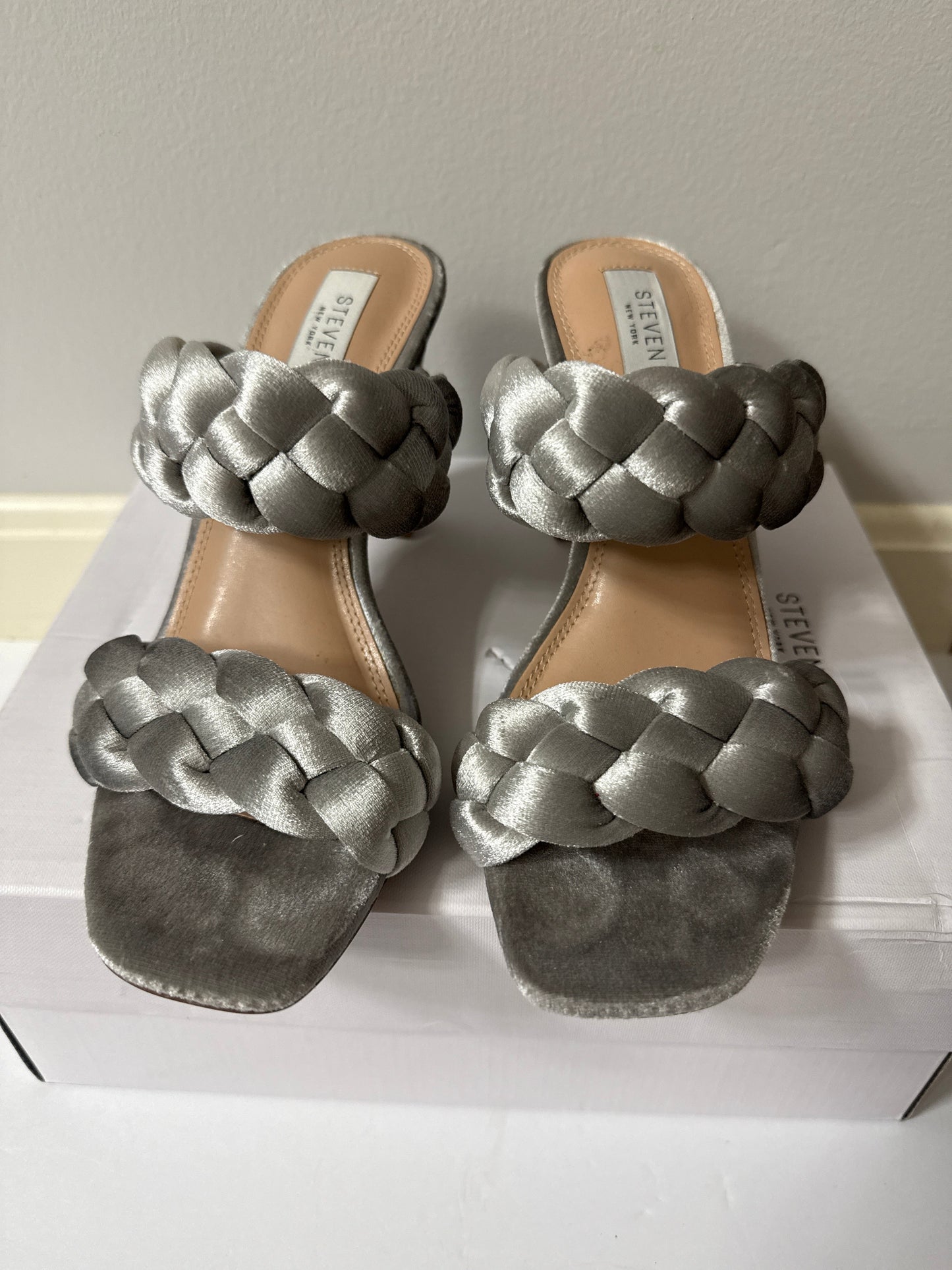 Seller #216, Women’s Steven New York silver shoes, sz 8 EUC