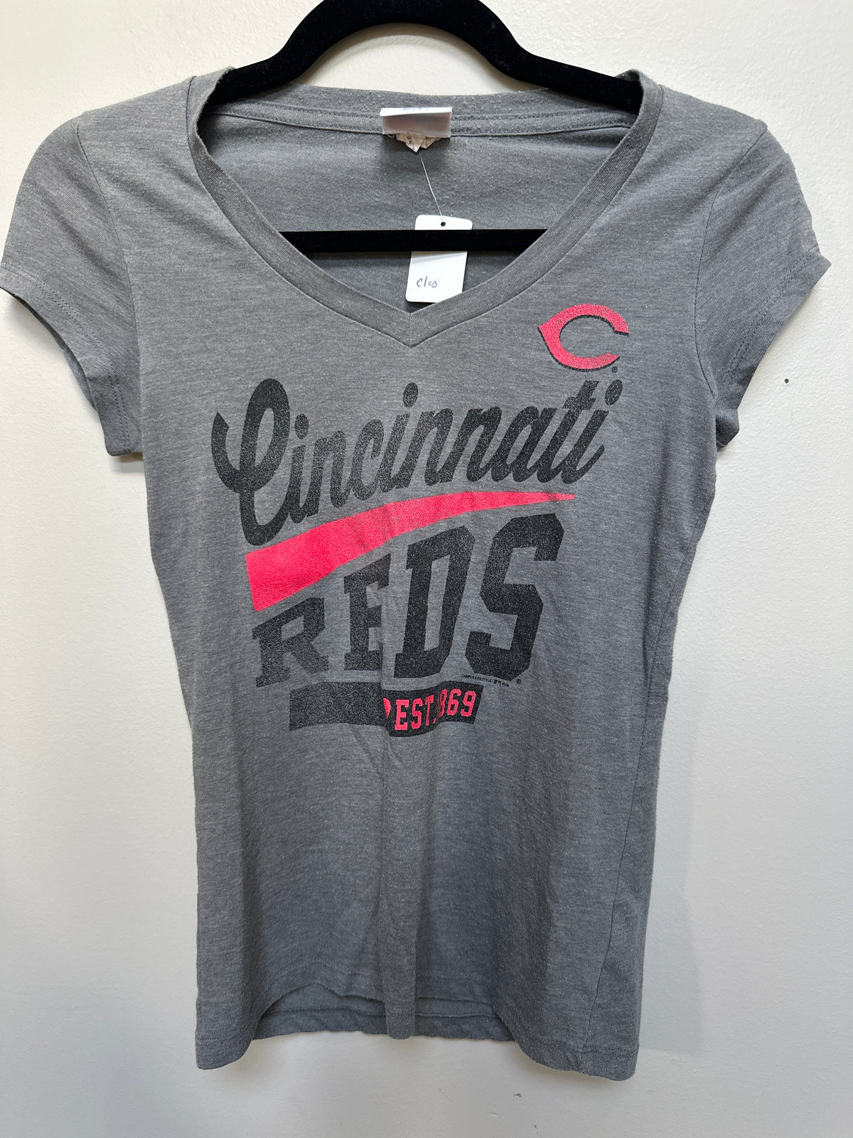#130 Cincinnati Reds Sz XS Women’s Tee