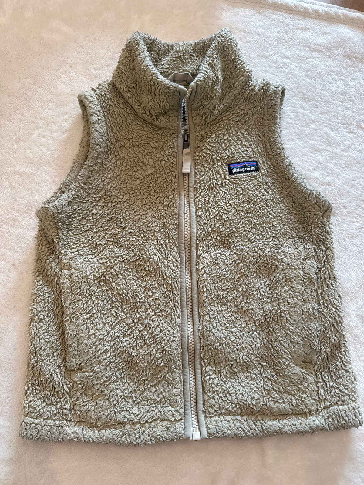 #81 Girls 7/8 Patagonia Vest