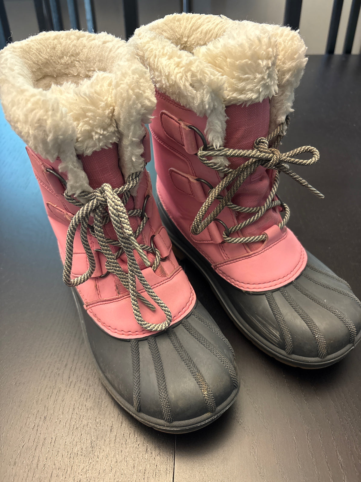 #166 girls Cat&Jack size 3 winter boots