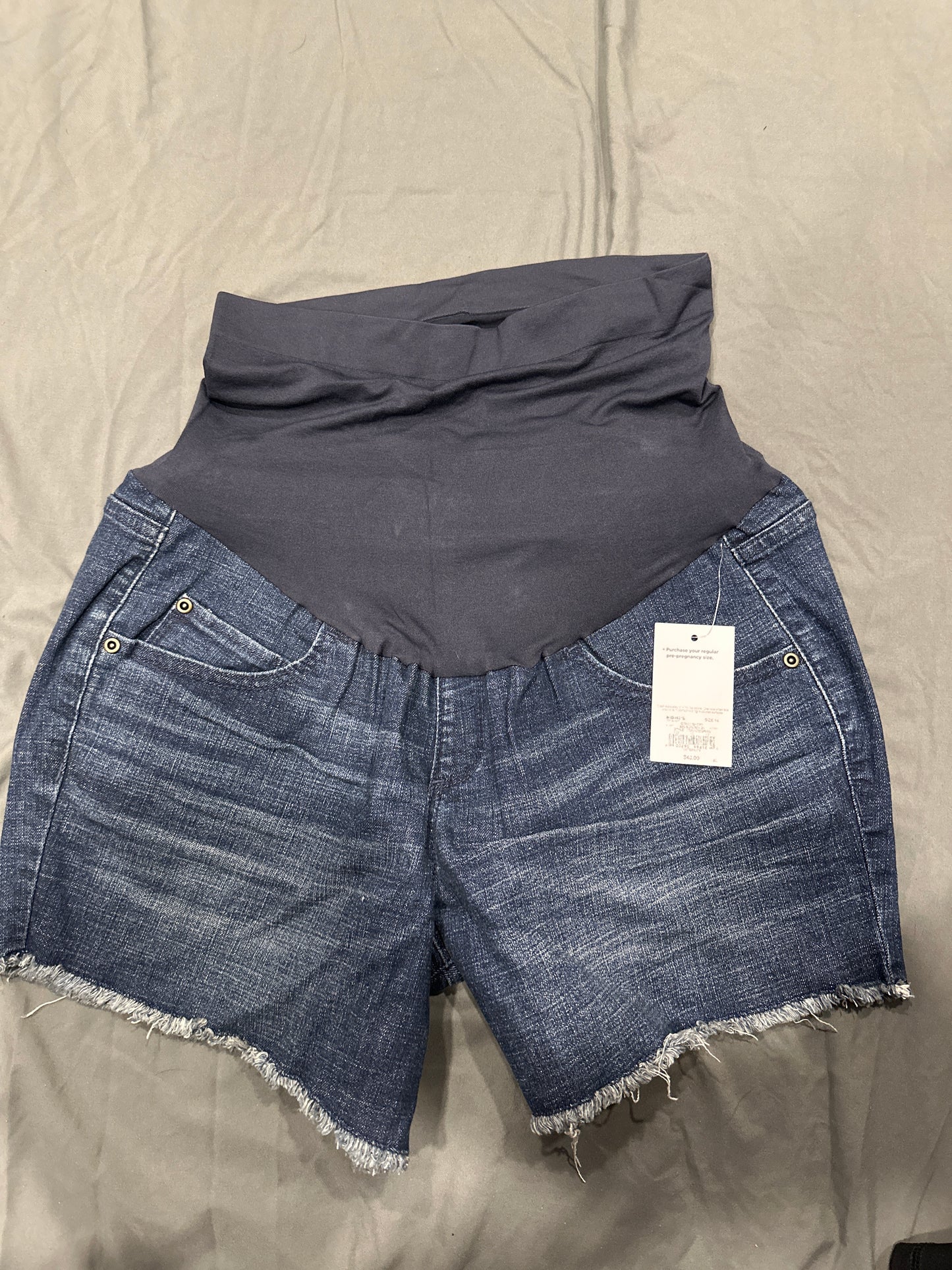 Seller 125, NWT, maternity Jean shorts, size 14