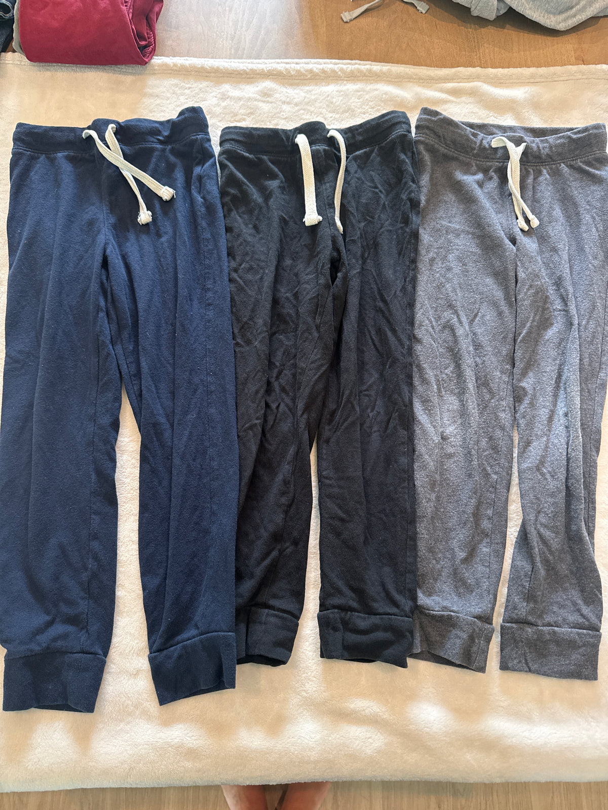 #81 Boys 5 Olnavy joggers set of three