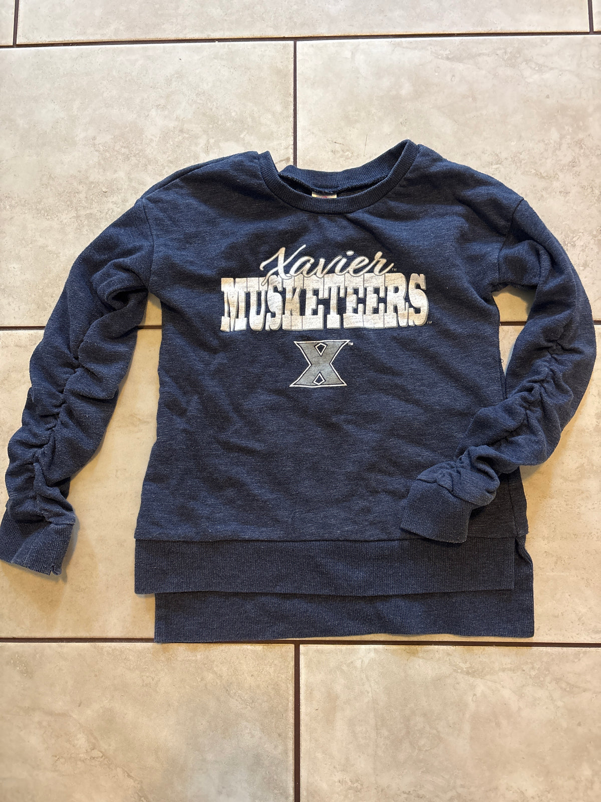 #166 girls Xavier S(6/6x) sweatshirt