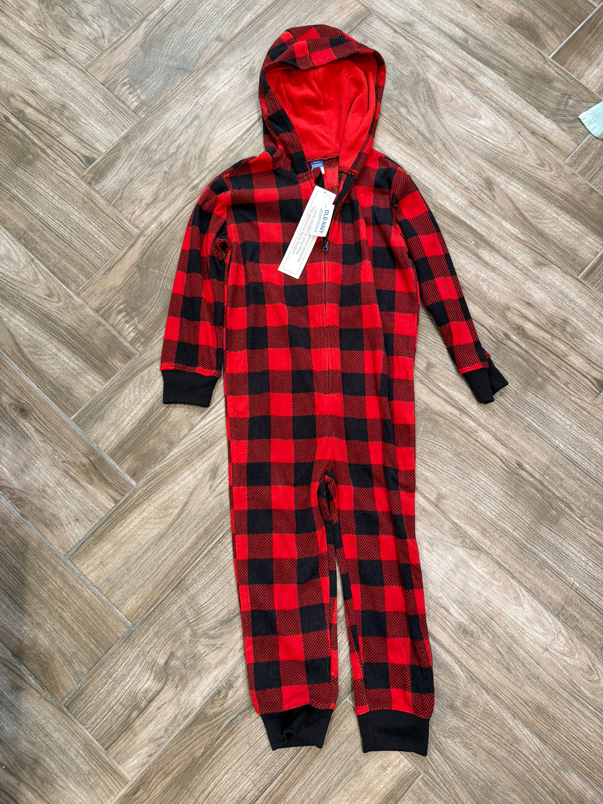 #198 NWT Pajamas, size 6-7 Old Navy