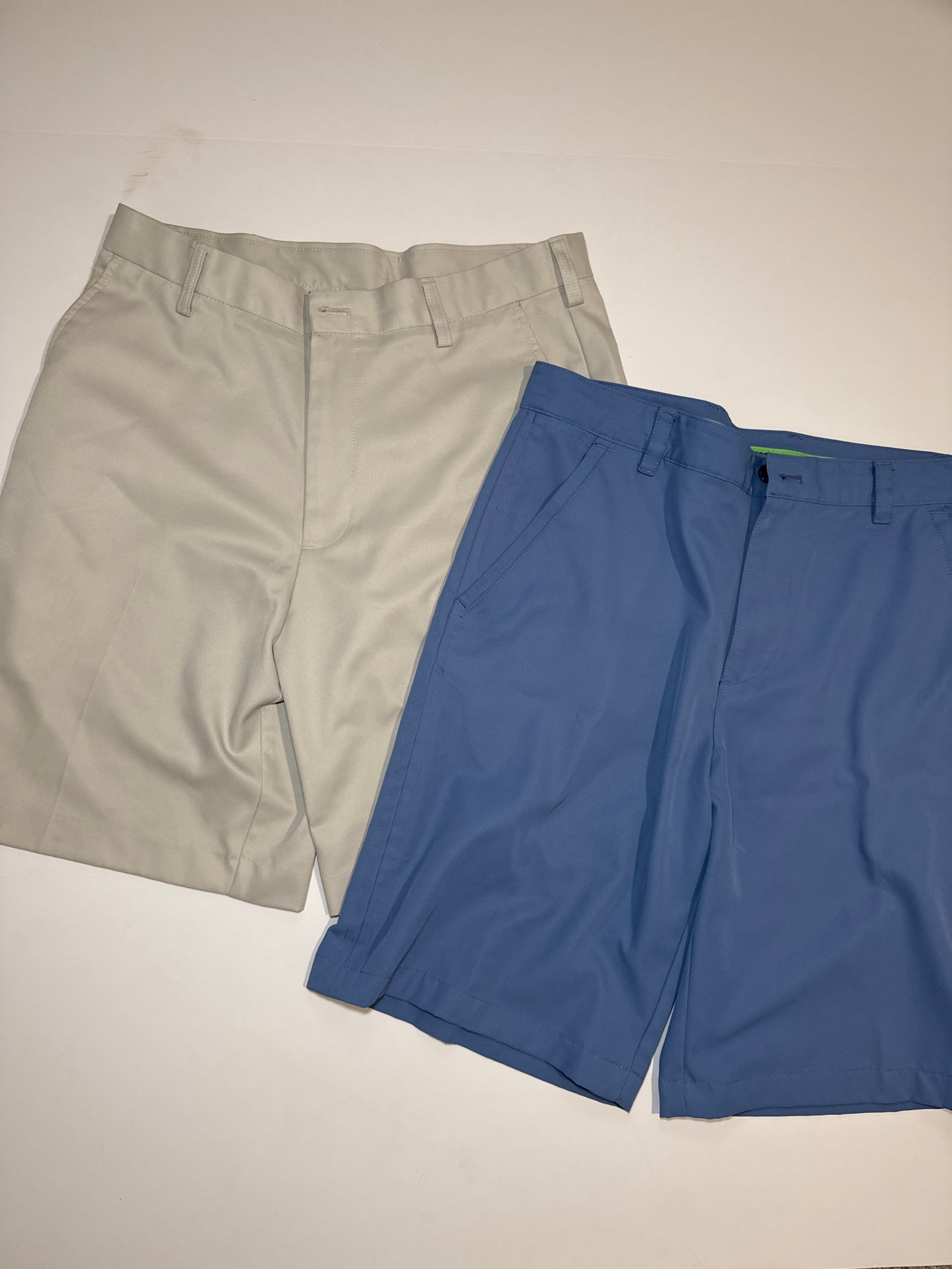 #64 Men’s Izod Shorts Set Size 32