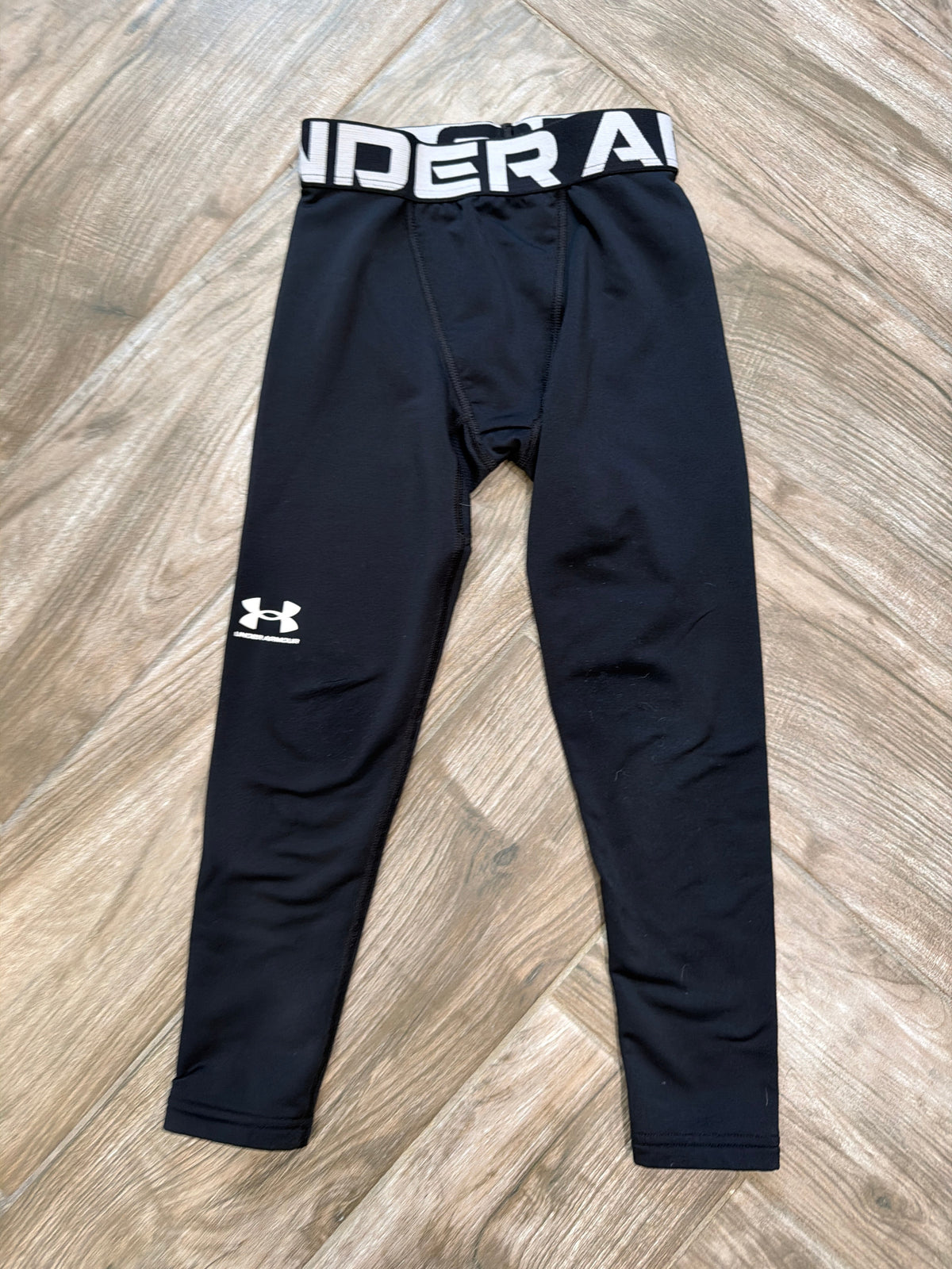 #198 Boys size extra small Under Armour leggings