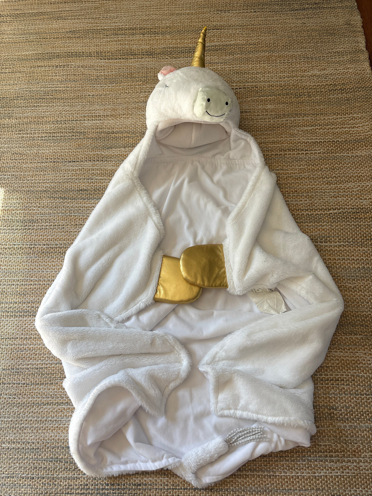#166 Pillowfort hooded unicorn blanket