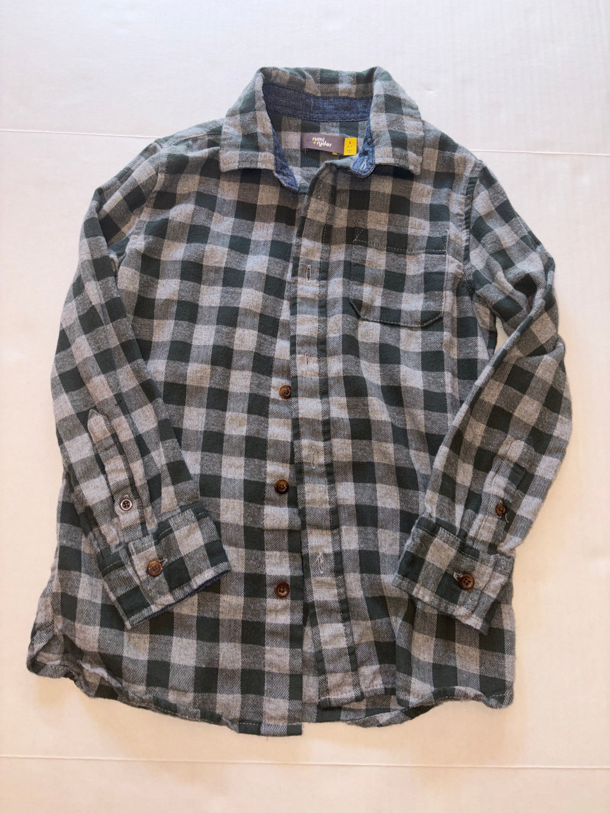 Seller 118 VGUC Rumi + Ryder Green/Gray flannel button down. Size 6/7