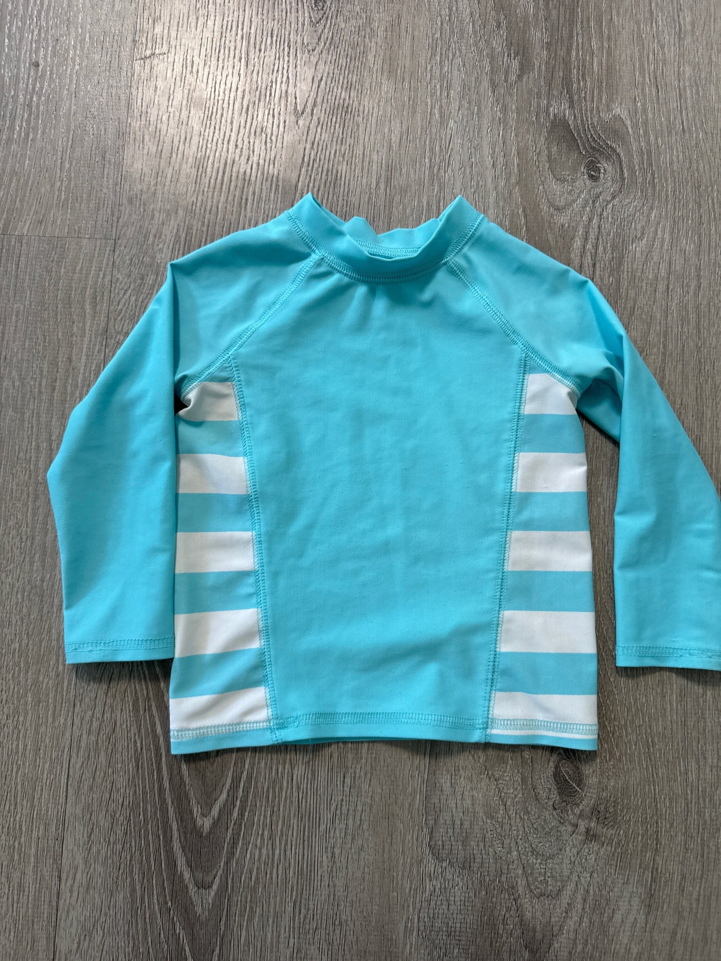 #149 reduced Boys 18m rash guard top