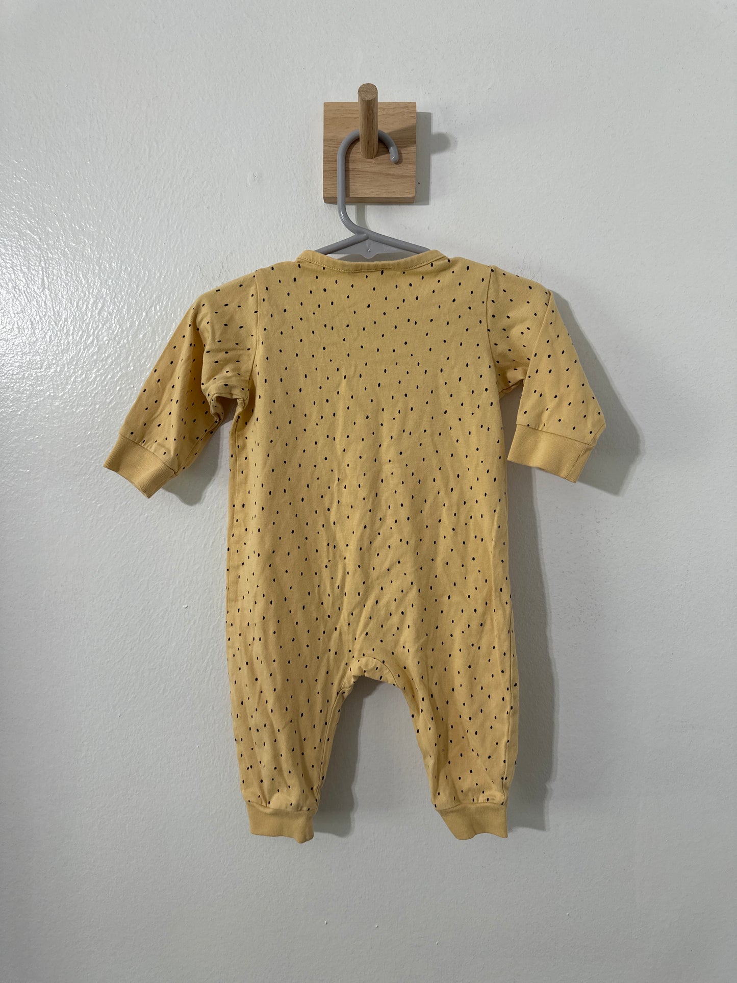 #111 H&M Baby Gender Neutral Button Up Romper 3 month
