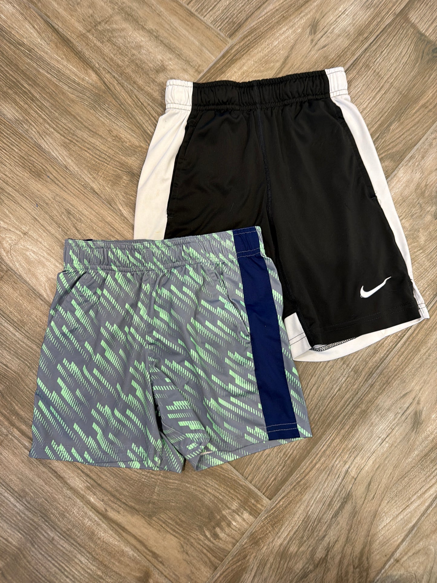 #208 boys size 6 shorts