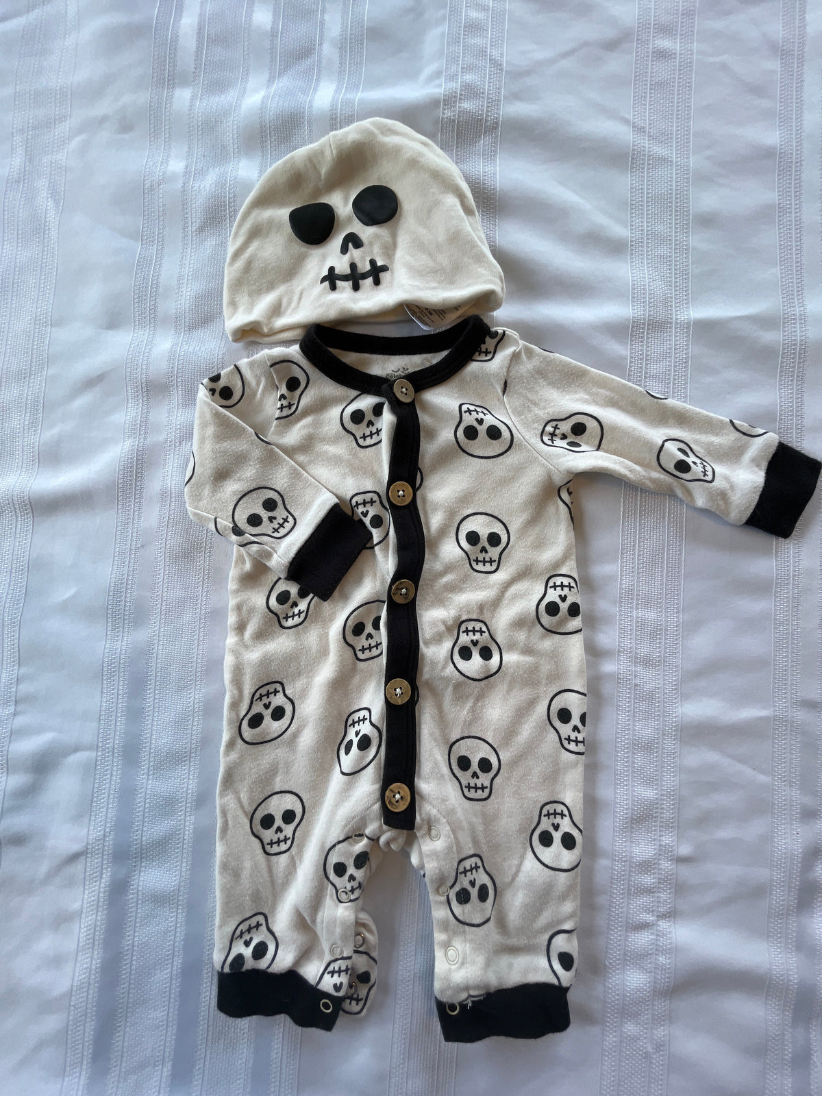 #43 Boys 0-3 mo romper and hat EUC