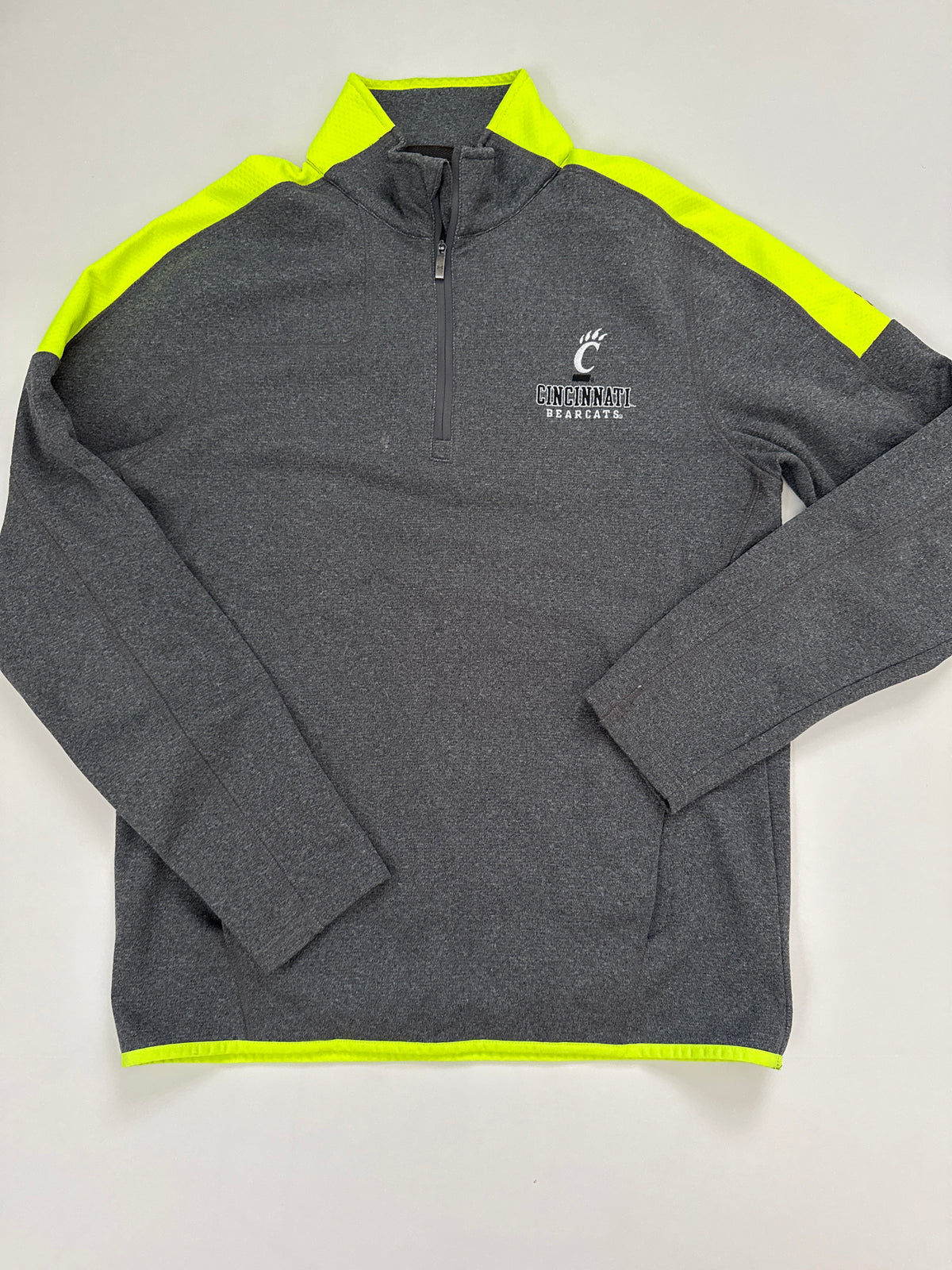 #64 UC Bearcats Under Armour Quarter Zip Size M