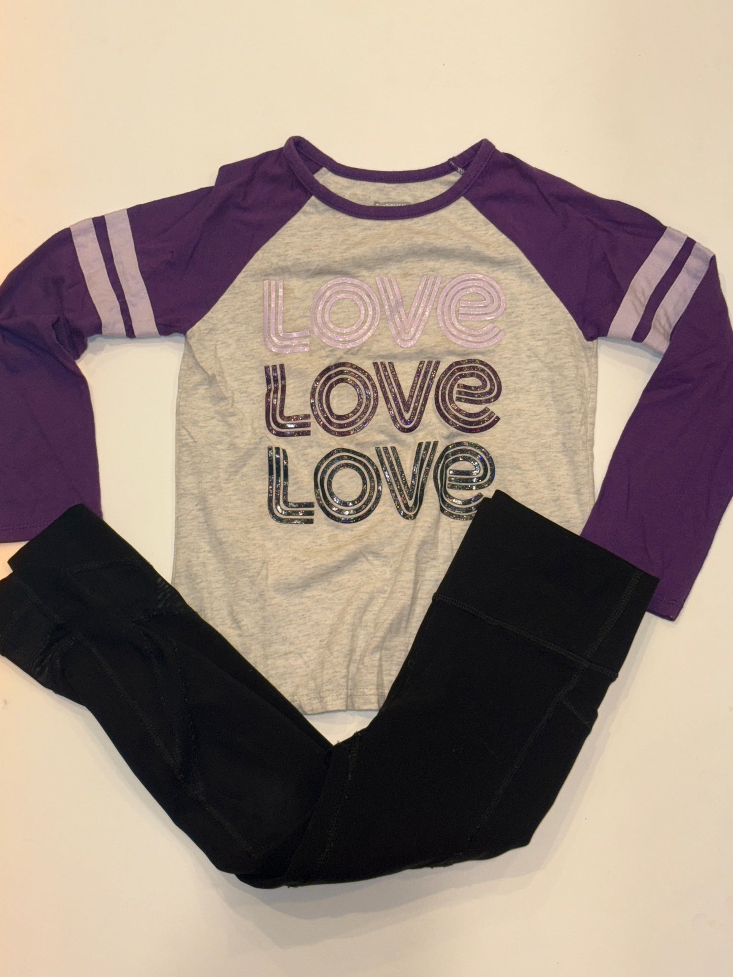 #182 Girls size 5 athletic leggings with pockets and cute baseball tee