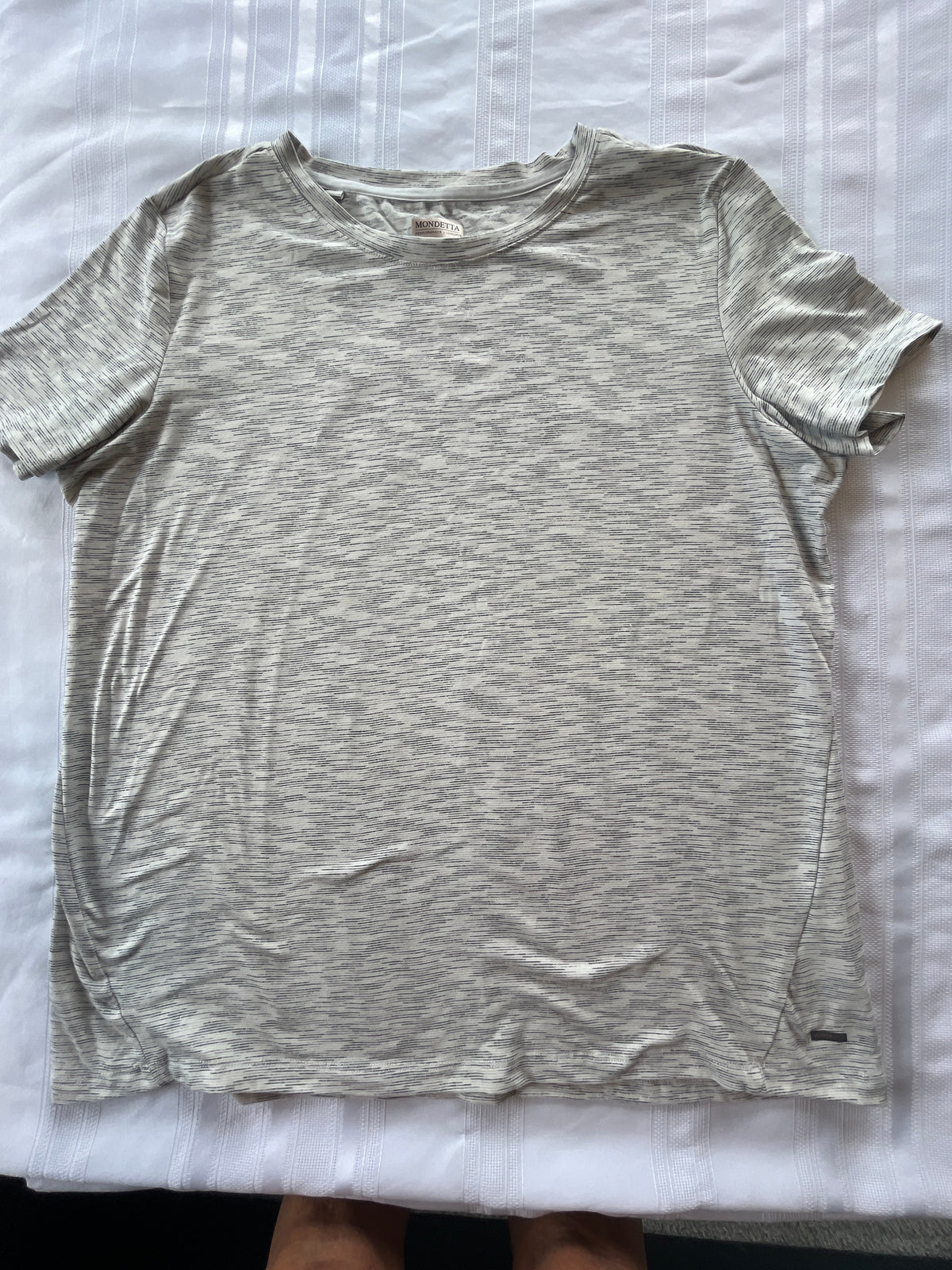 #43 Women’s XL performance tee EUC