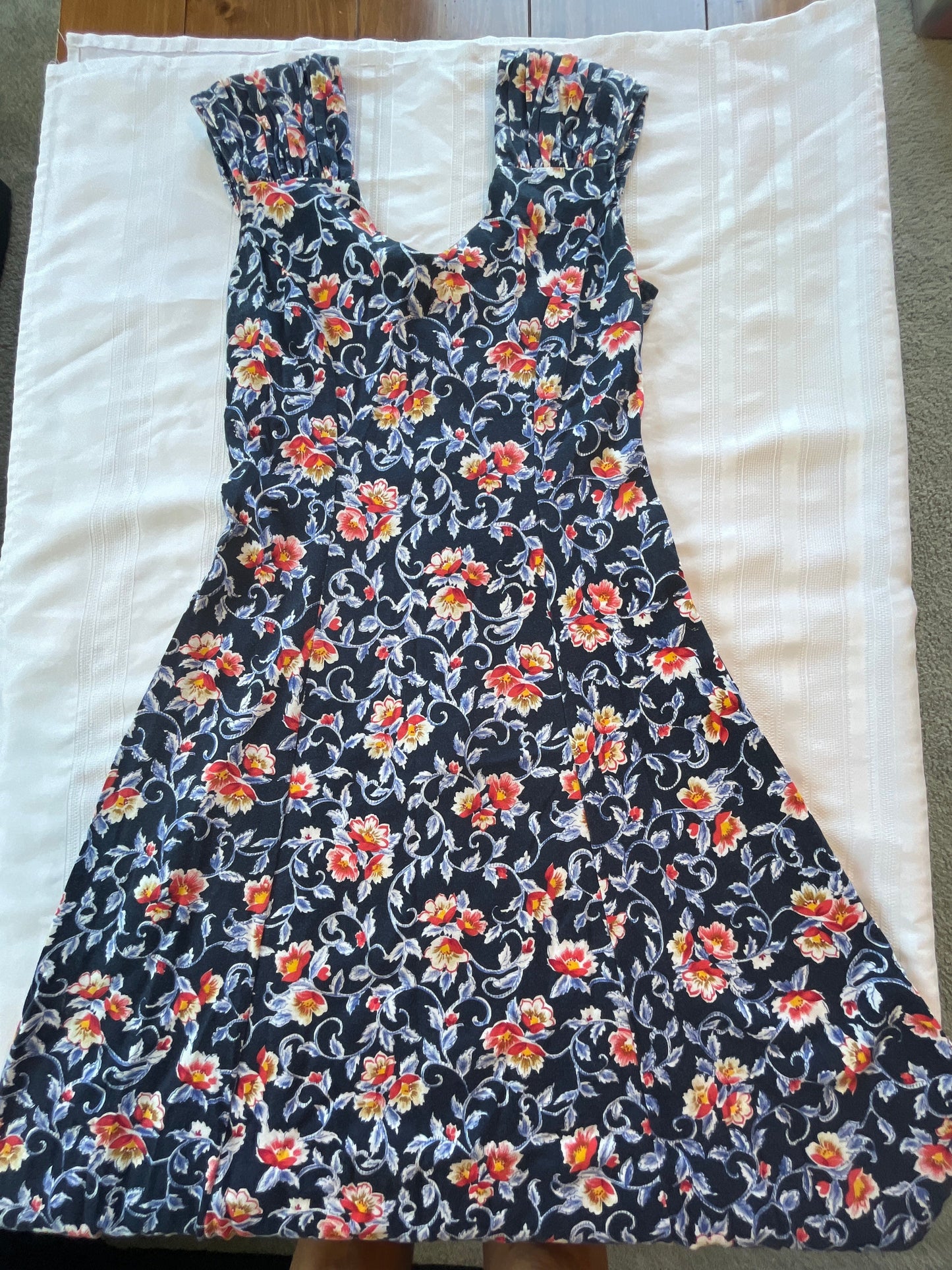 #43 Women’s Medium Maxi dress EUC