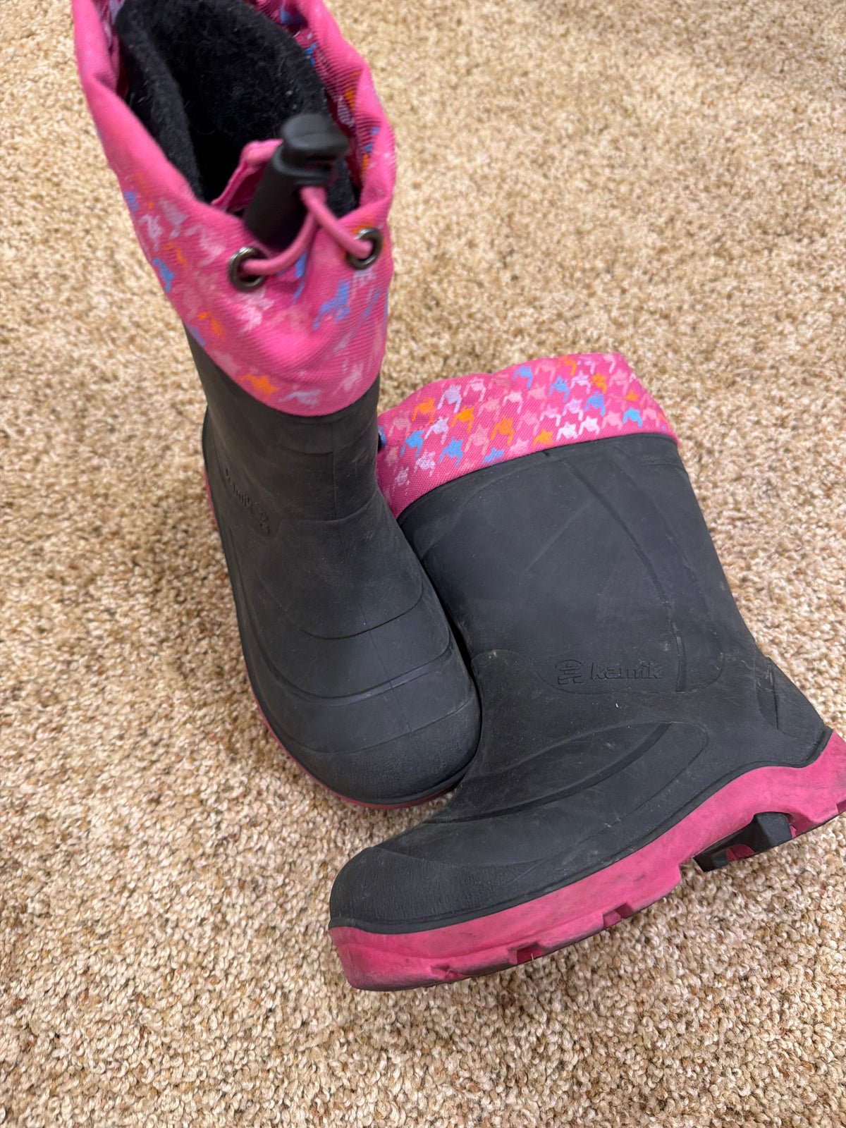 #47, girls size 11 snow boots