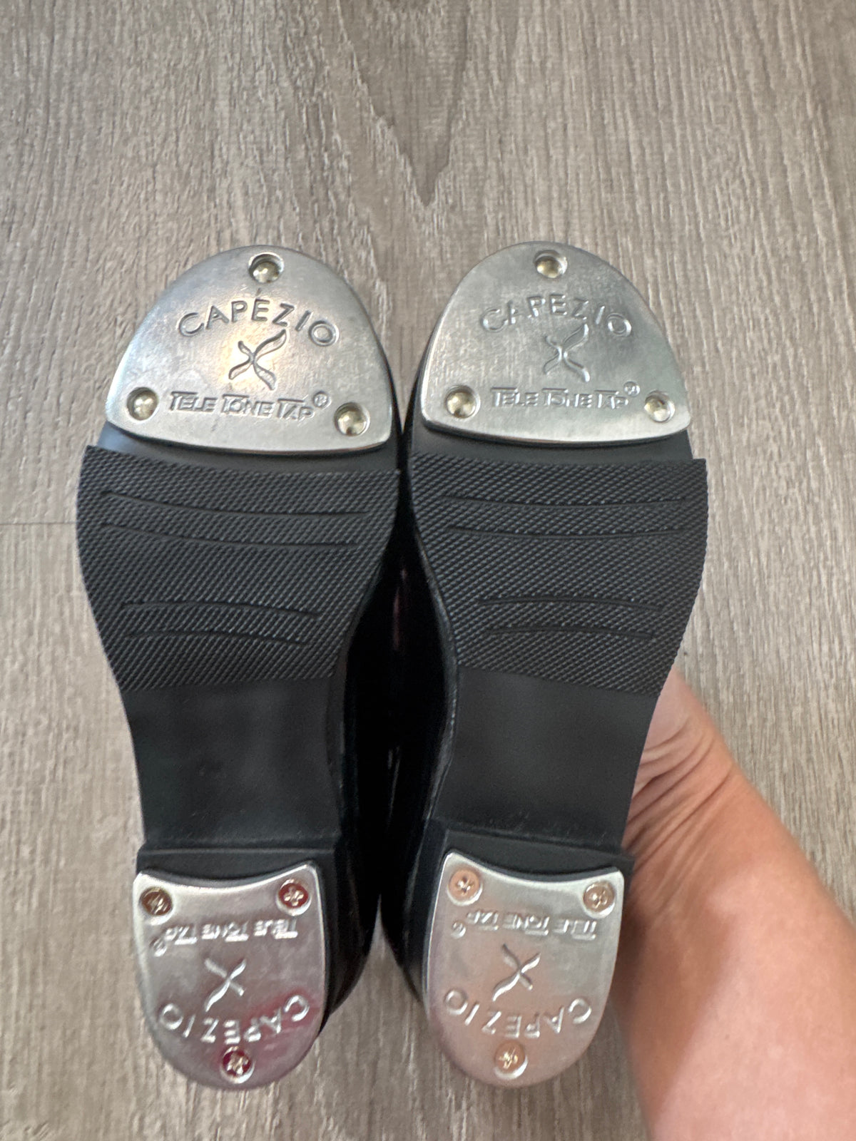 #149 Girls Capezio tap shoes size 9.5