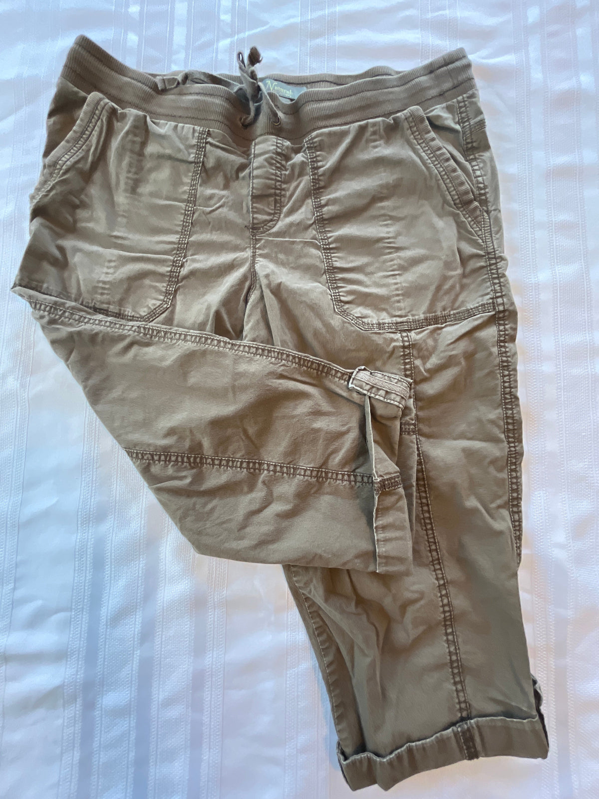 #43 Women’s size 10 Naturals capri pants VGUC
