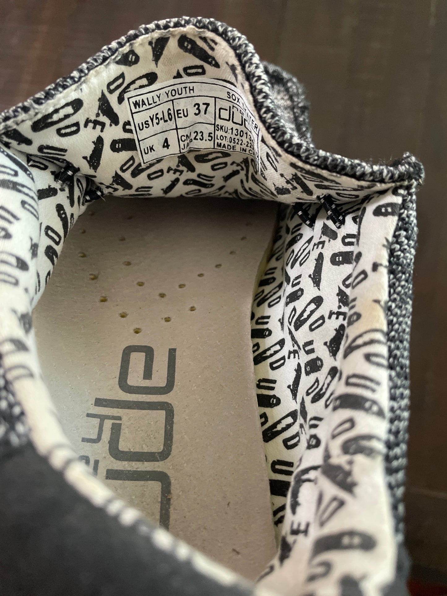 Seller #121 Hey Dude Size Y5-L6 (Big Kids)