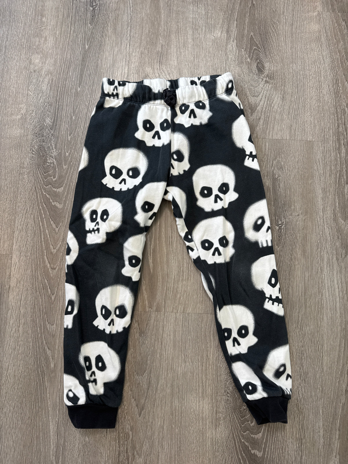 #149 Boys 8/9 H&M skull sweatpants