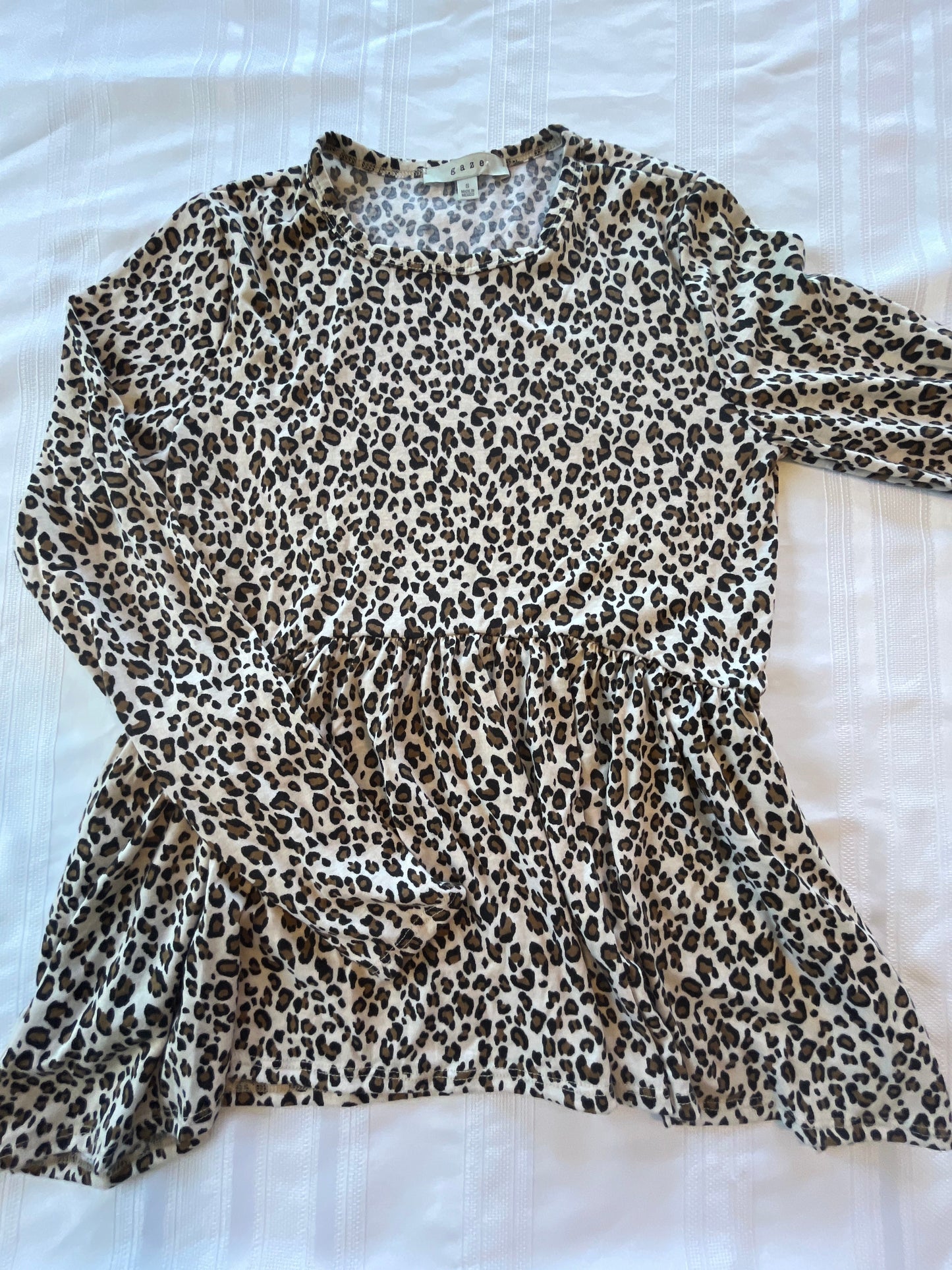 #43 Women’s small shirt EUC