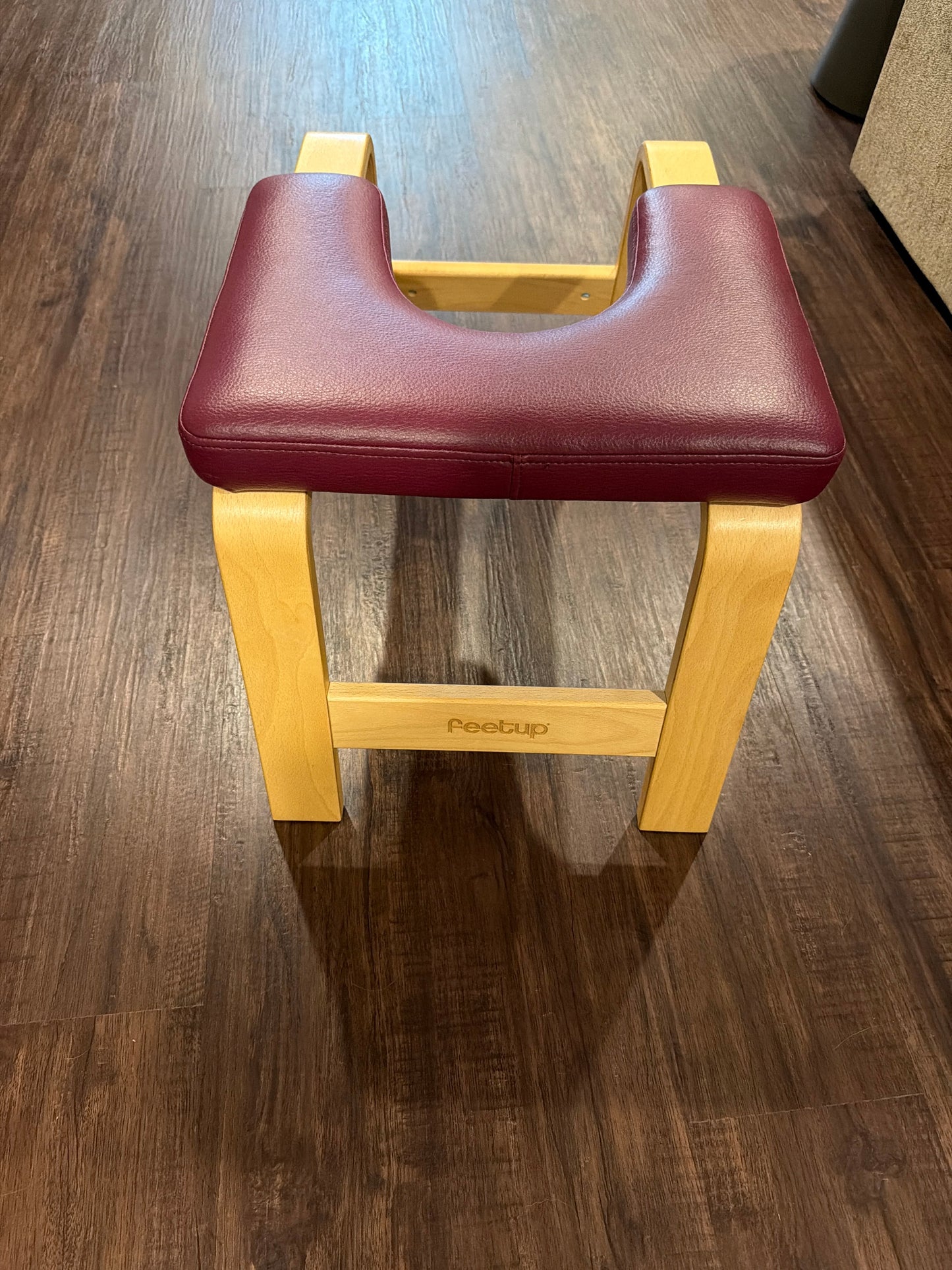 #107- reduced- Feetup headstand trainer