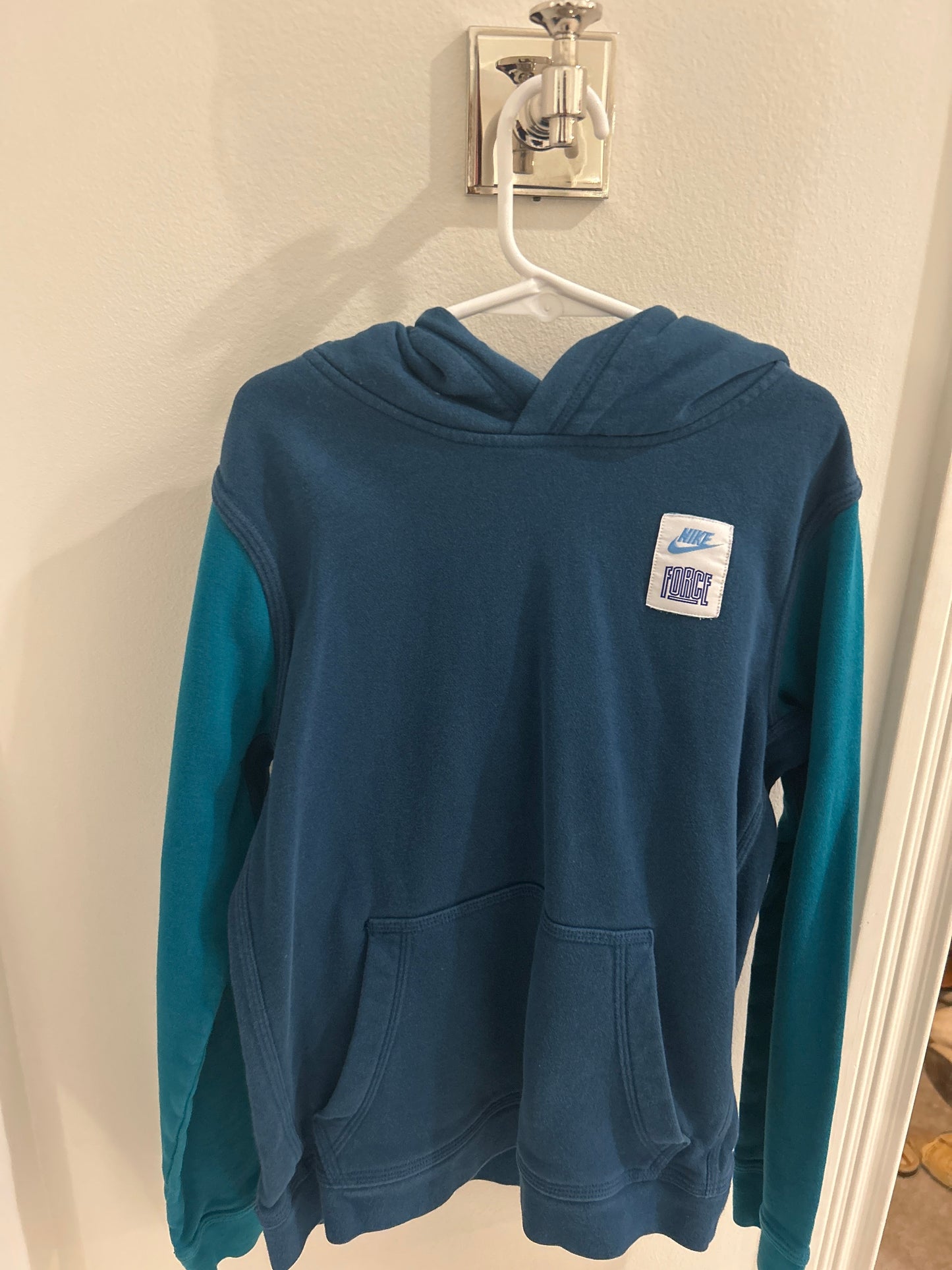 Seller #60, Boy's Nike Sweatshirt, Size Medium