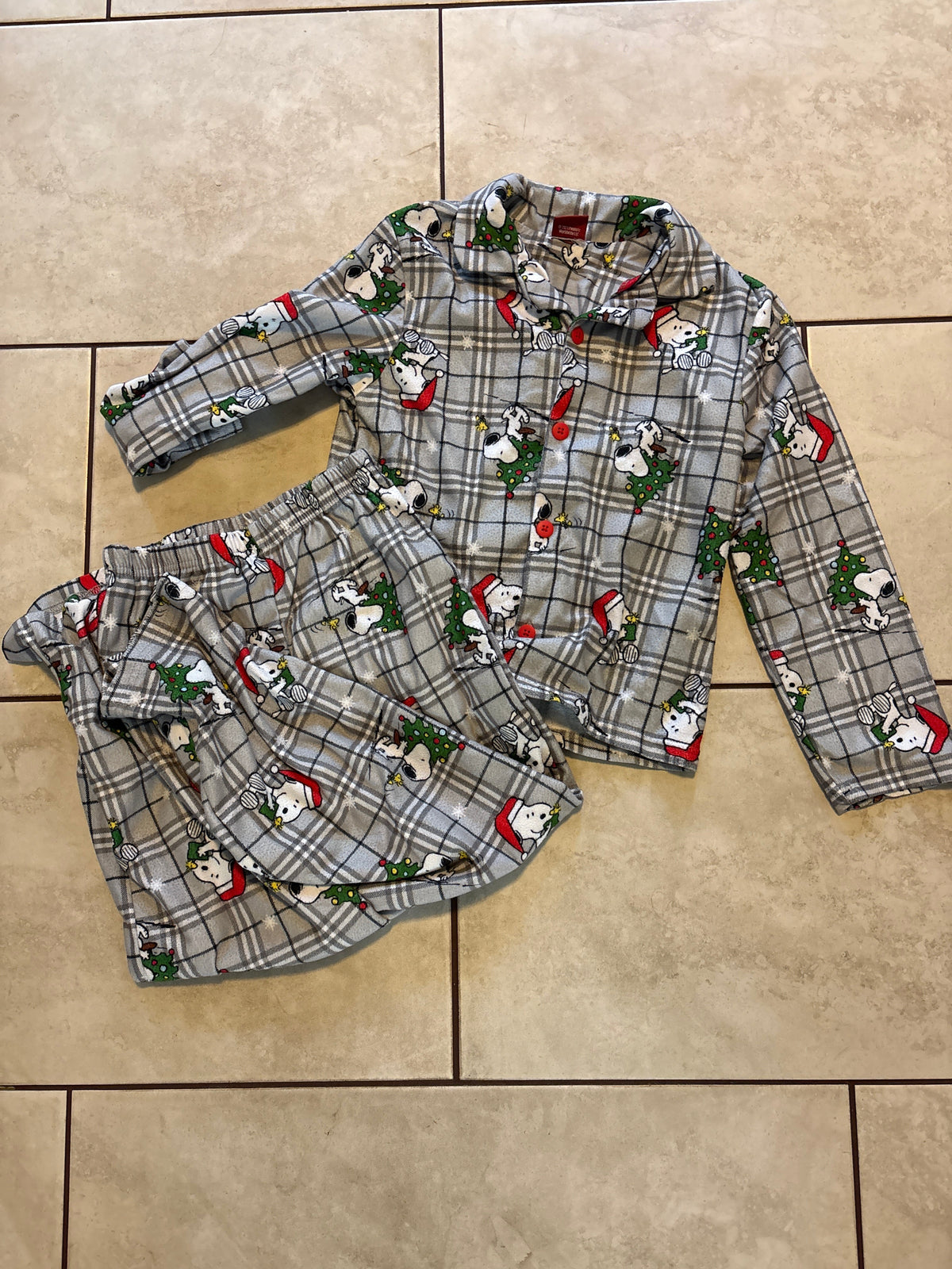 #166 Boys Peanuts Size 8 pajama set