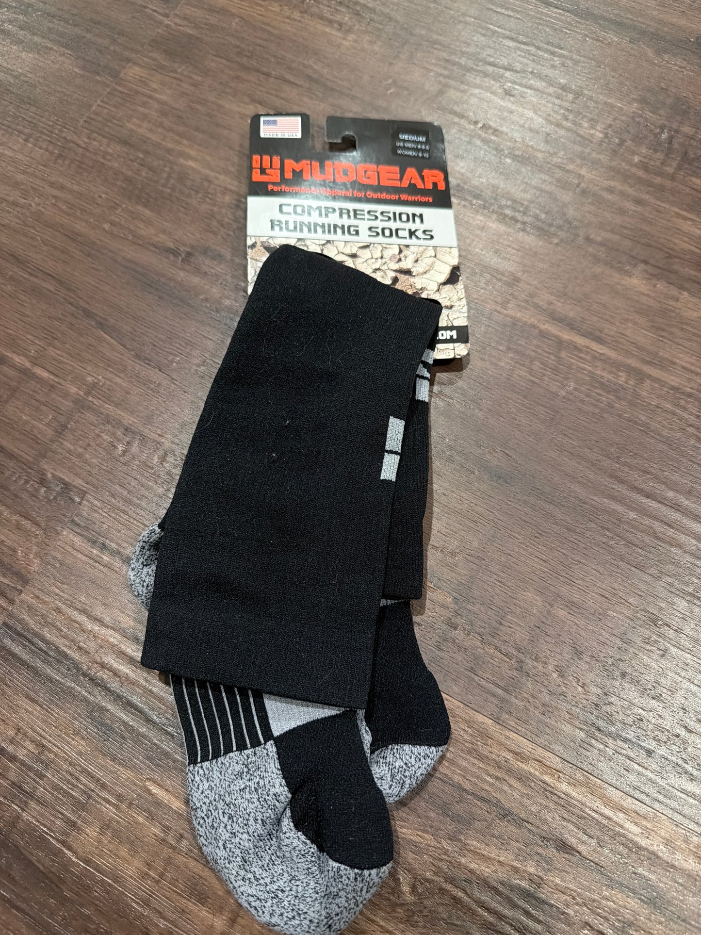 #107 new Mud Gear compression running socks size men 8-9.5