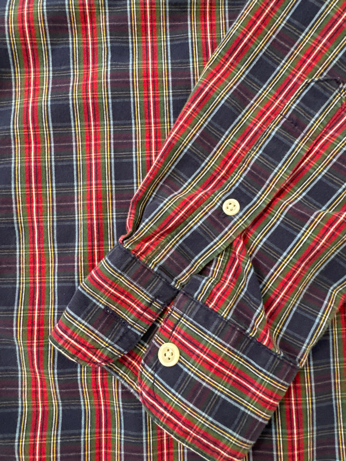 #149 Men’s Chaps M plaid button down