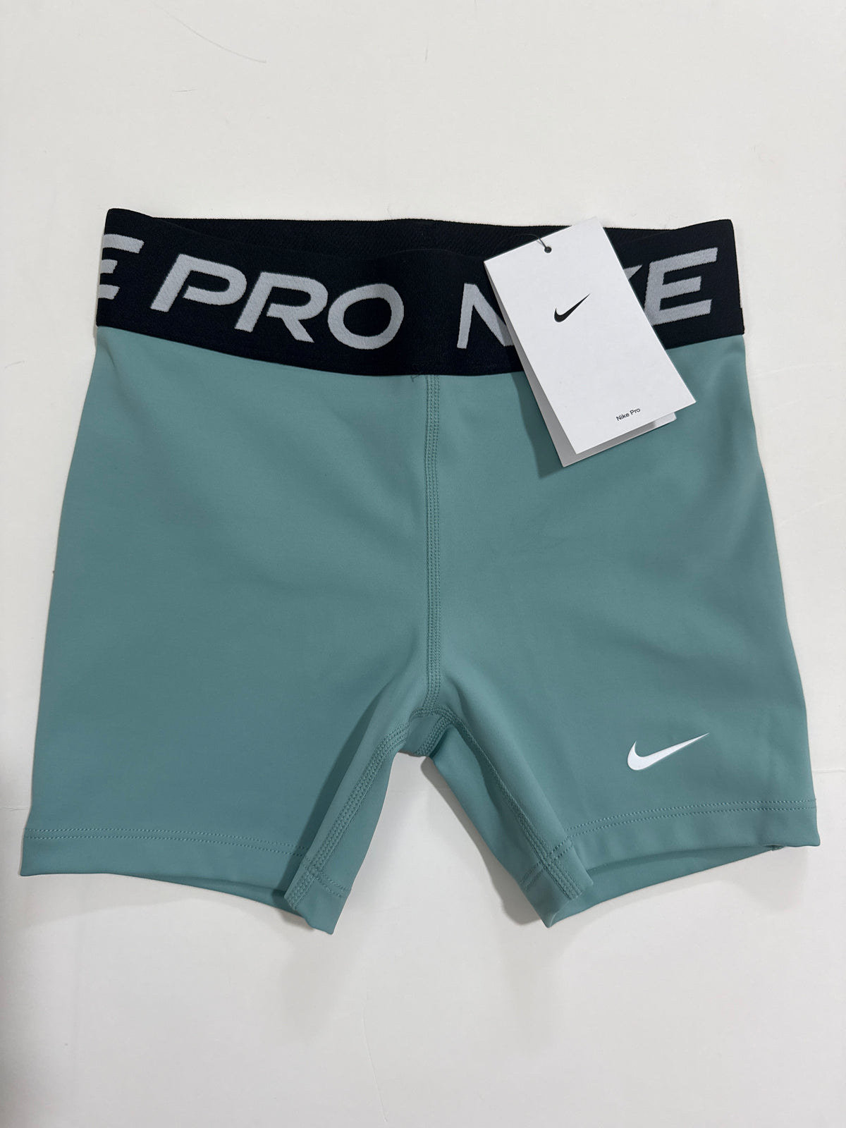 #64 Nike Pro NWT Shorts Size M