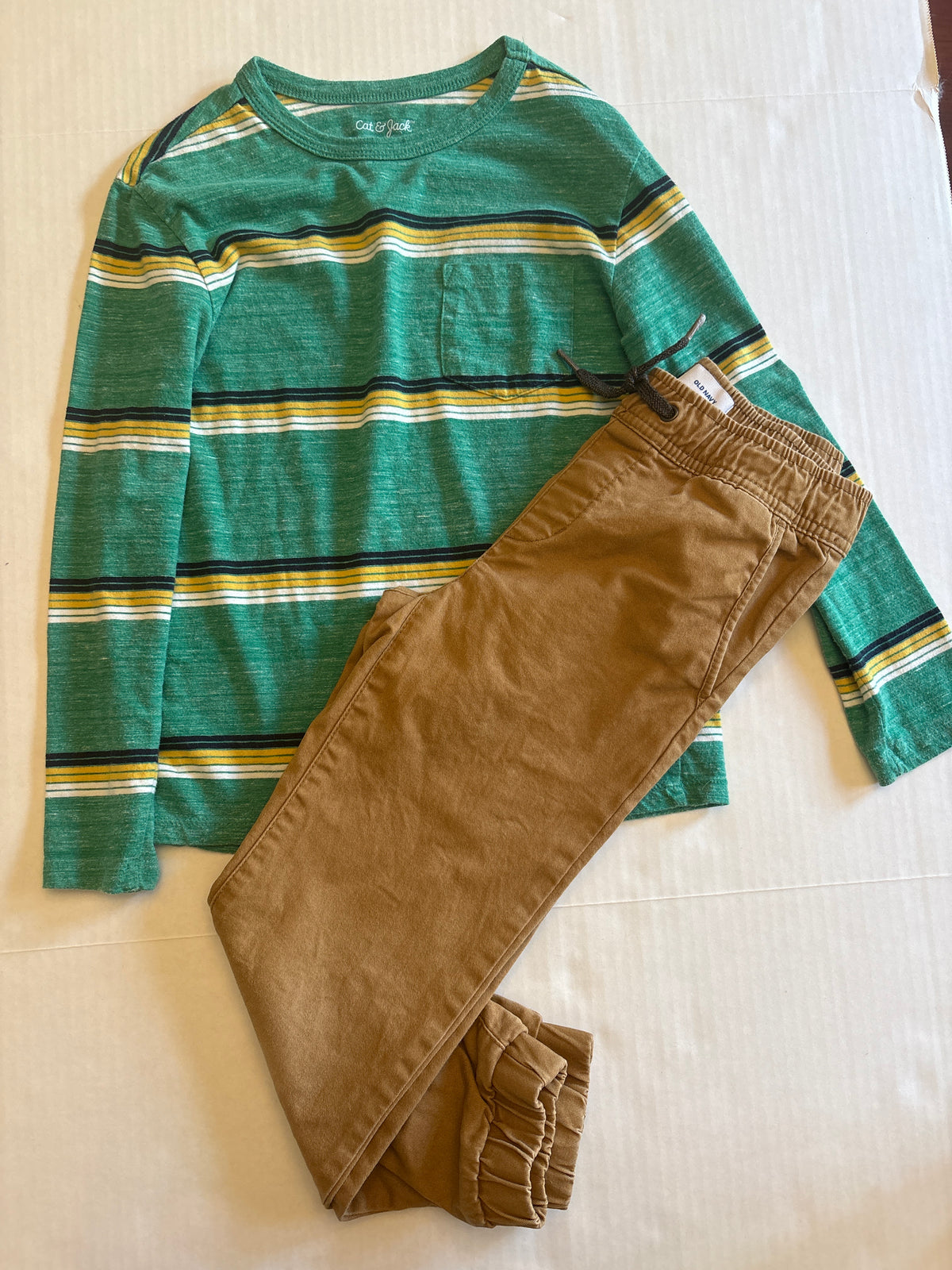 Seller 118 VGUC Boys Cat and Jack shirt and Old Navy Khaki joggers Size 6/7