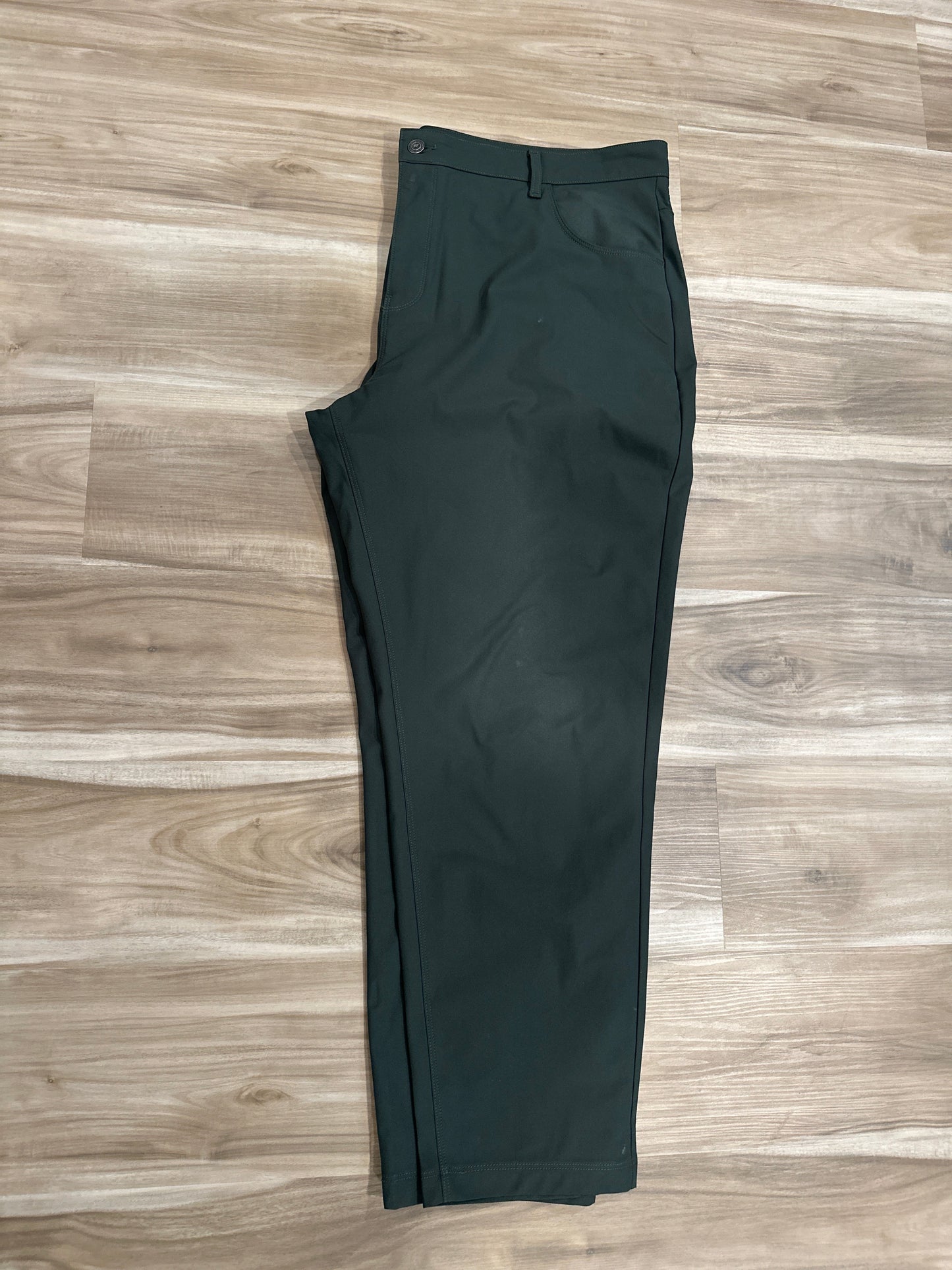 Seller 147 | Men’s 42 X 32 Fabletics “The Don” pant | Dark Green