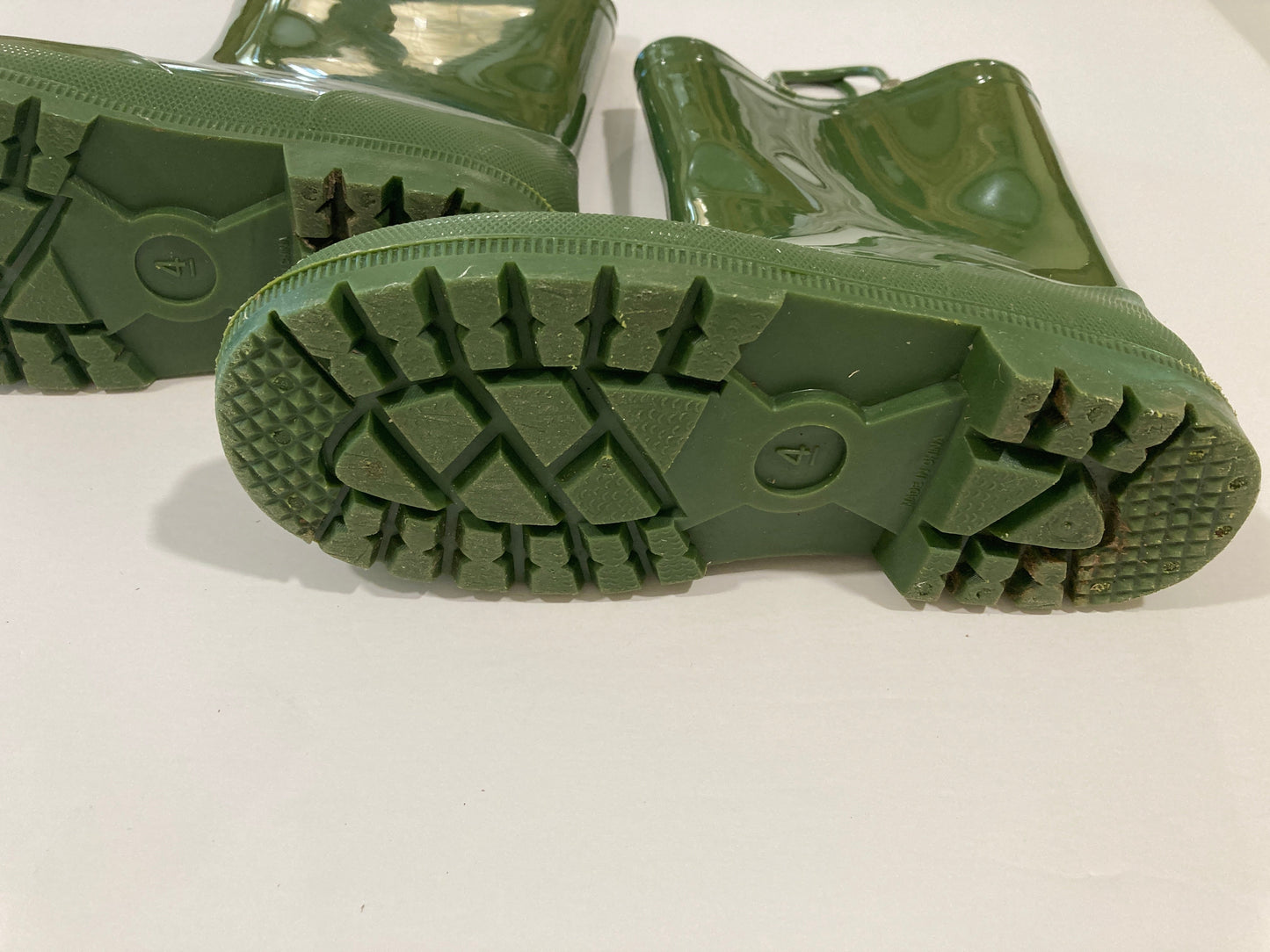 #119-REDUCED!!-Green Rainboots-Big Kid size 4